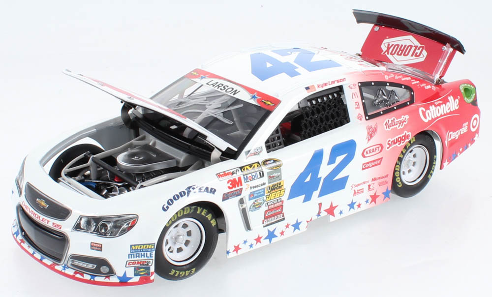 Kyle Larson Signed LE #42 Target NASCAR Salutes 2014 SS 1:24 Die-Cast Car (ARC COA) at PristineAuction.com Kyle Larson Signed LE #42 Target NASCAR Salutes 2014 SS 1:24 Die-Cast Car (ARC COA) at PristineAuction.com