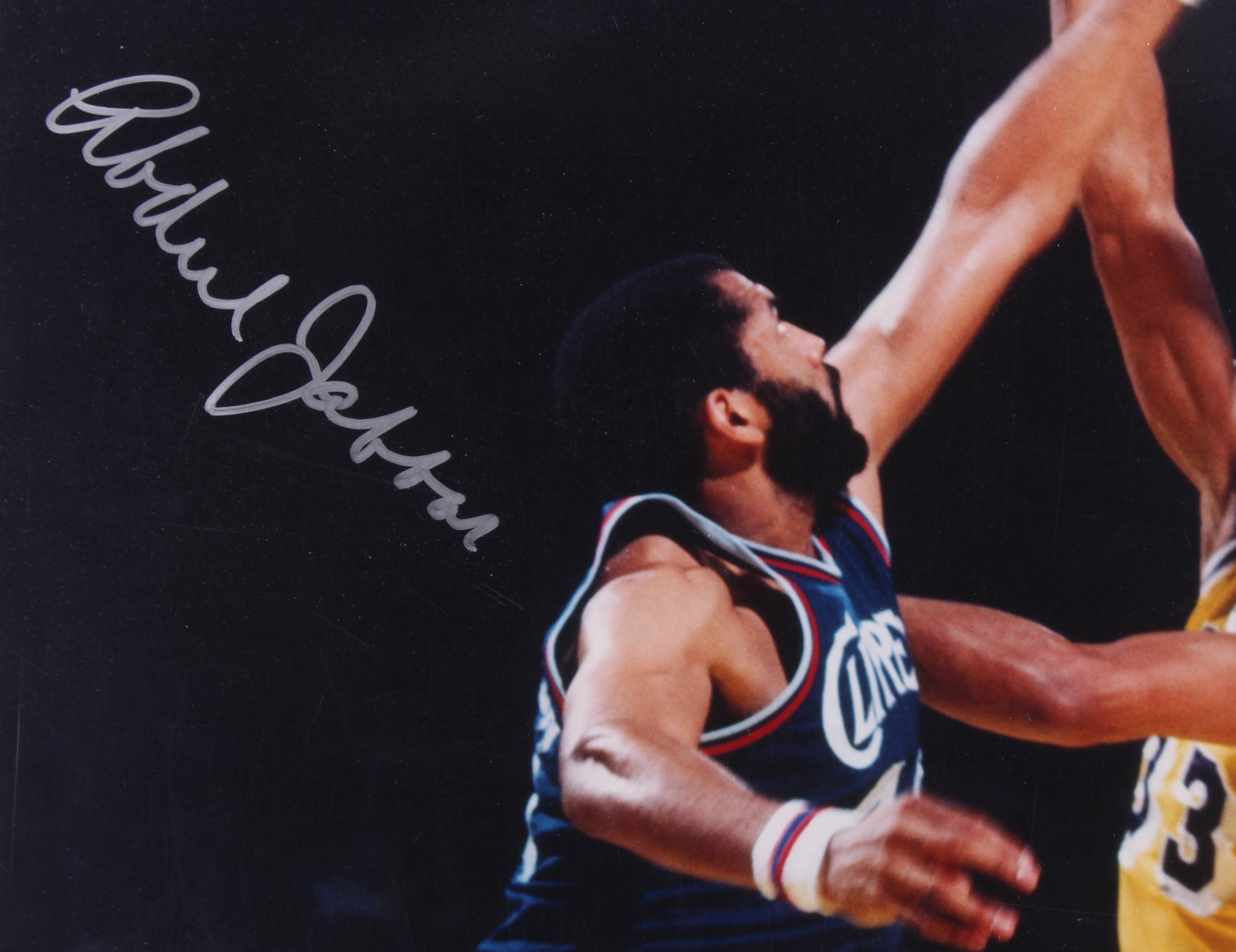 Kareem Abdul-Jabbar Signed Los Angeles Lakers 22x28 Photo (PSA COA) at PristineAuction.com Kareem Abdul-Jabbar Signed Los Angeles Lakers 22x28 Photo (PSA COA) at PristineAuction.com