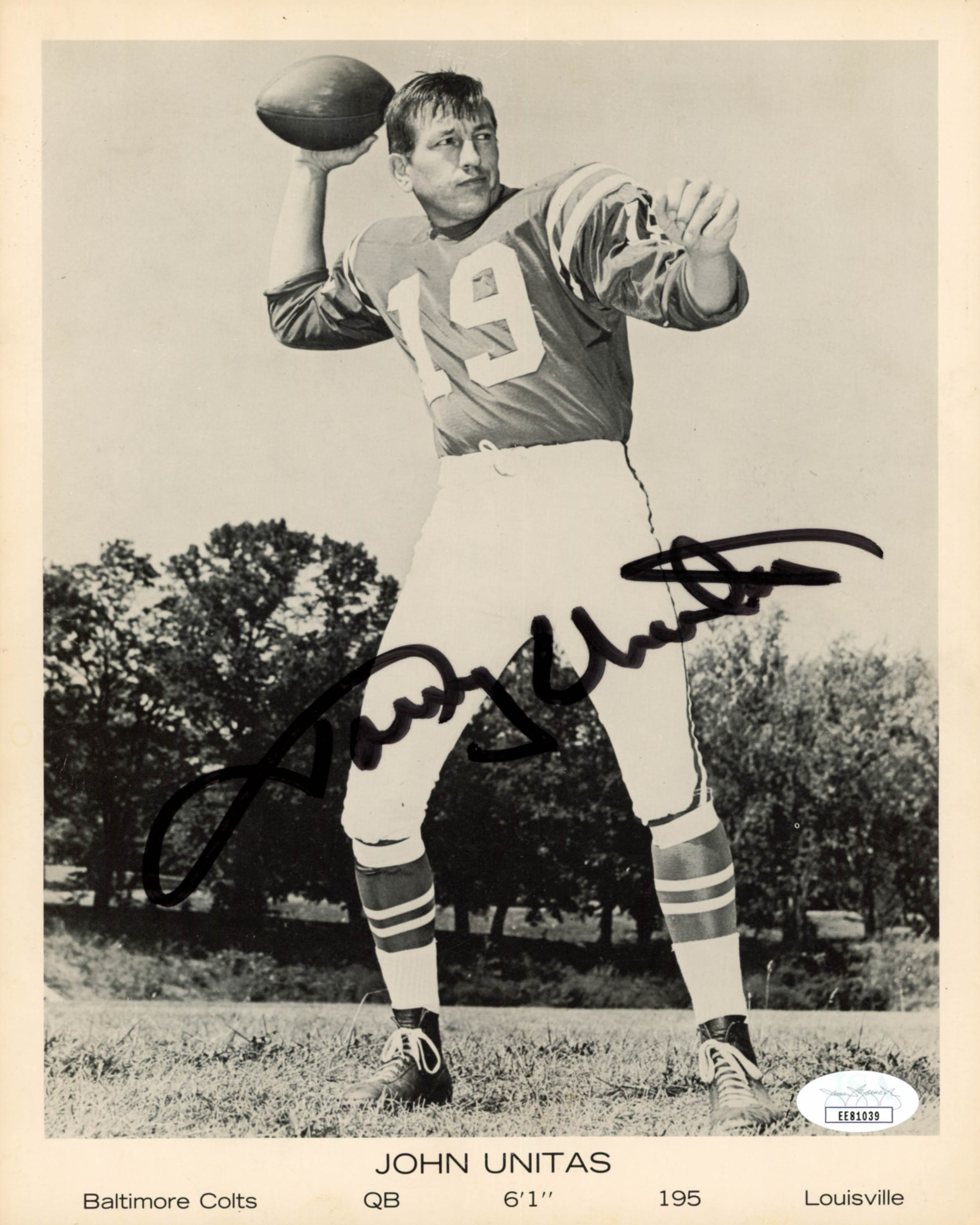 Johnny Unitas Signed Colts 8x10 Photo (JSA Hologram) at PristineAuction.com Johnny Unitas Signed Colts 8x10 Photo (JSA Hologram) at PristineAuction.com