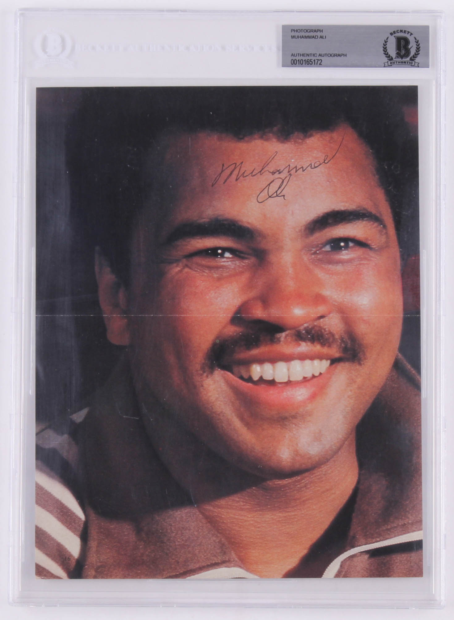 Muhammad Ali Signed 7.5x10 Photo (BGS Encapsulated) at PristineAuction.com Muhammad Ali Signed 7.5x10 Photo (BGS Encapsulated) at PristineAuction.com