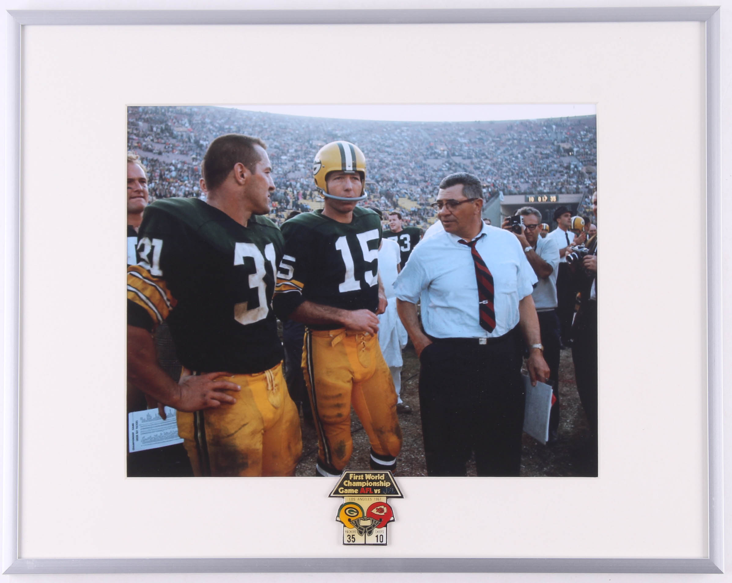 Bart Starr & Vince Lombardi Packers 11.25x14.5 Custom Framed Photo Display with First Super Bowl Pin at PristineAuction.com Bart Starr & Vince Lombardi Packers 11.25x14.5 Custom Framed Photo Display with First Super Bowl Pin at PristineAuction.com