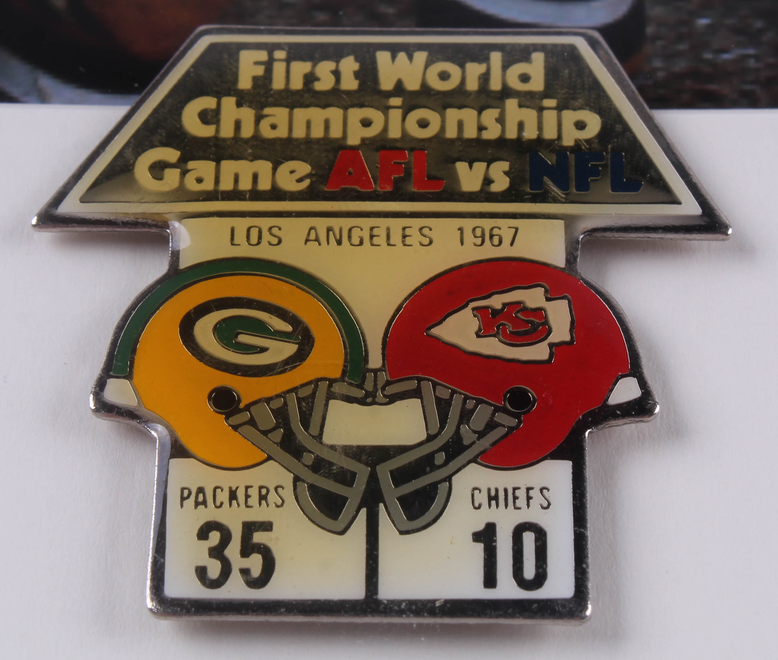 Bart Starr & Vince Lombardi Packers 11.25x14.5 Custom Framed Photo Display with First Super Bowl Pin at PristineAuction.com Bart Starr & Vince Lombardi Packers 11.25x14.5 Custom Framed Photo Display with First Super Bowl Pin at PristineAuction.com