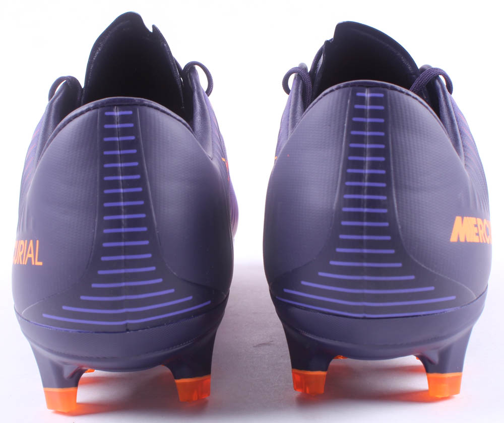 Lot of (2) Christian Pulisic Signed LE Nike Cleats (Panini COA) at PristineAuction.com Lot of (2) Christian Pulisic Signed LE Nike Cleats (Panini COA) at PristineAuction.com