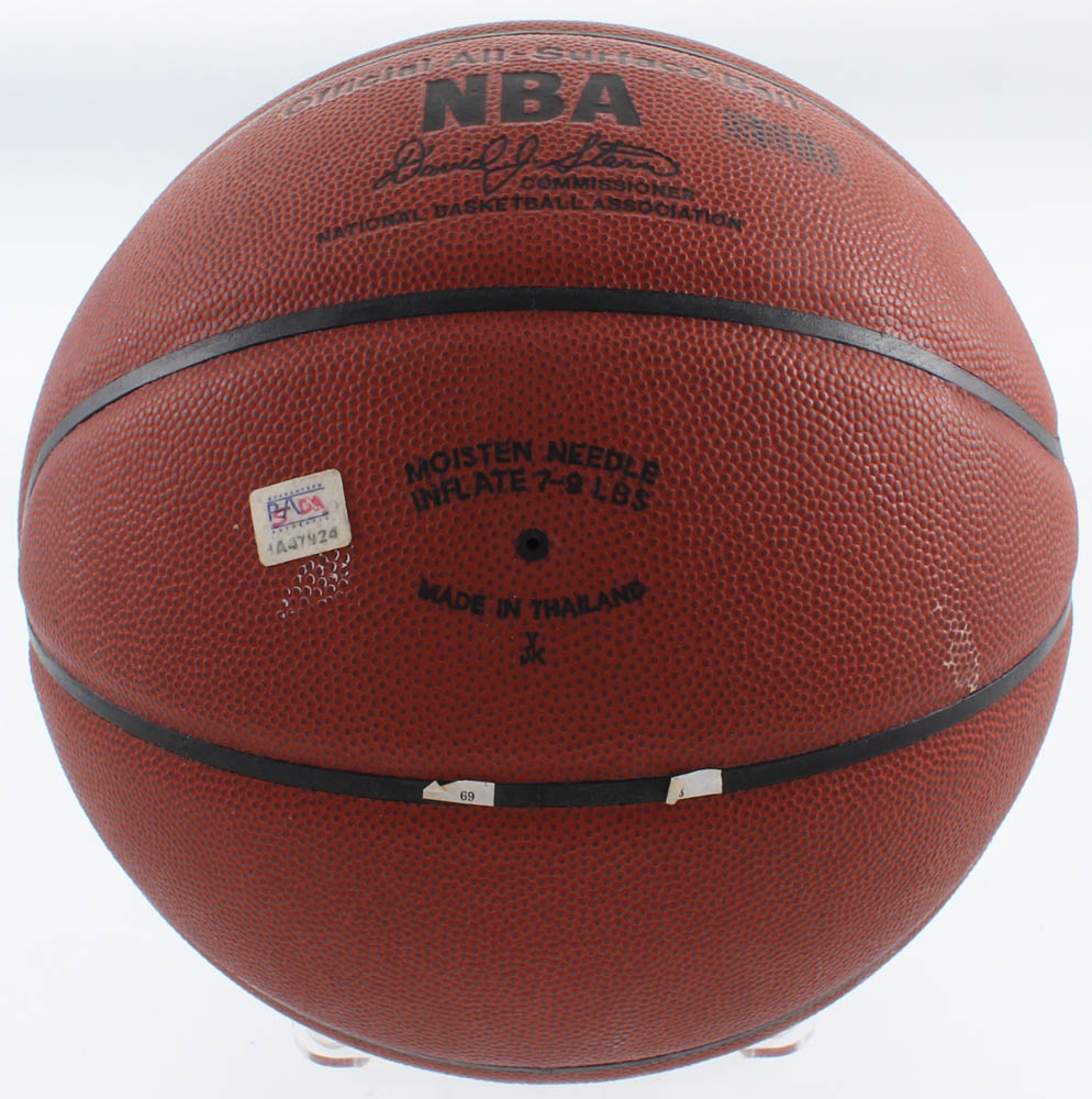 Kobe Bryant Signed NBA Basketball (PSA Hologram) at PristineAuction.com Kobe Bryant Signed NBA Basketball (PSA Hologram) at PristineAuction.com