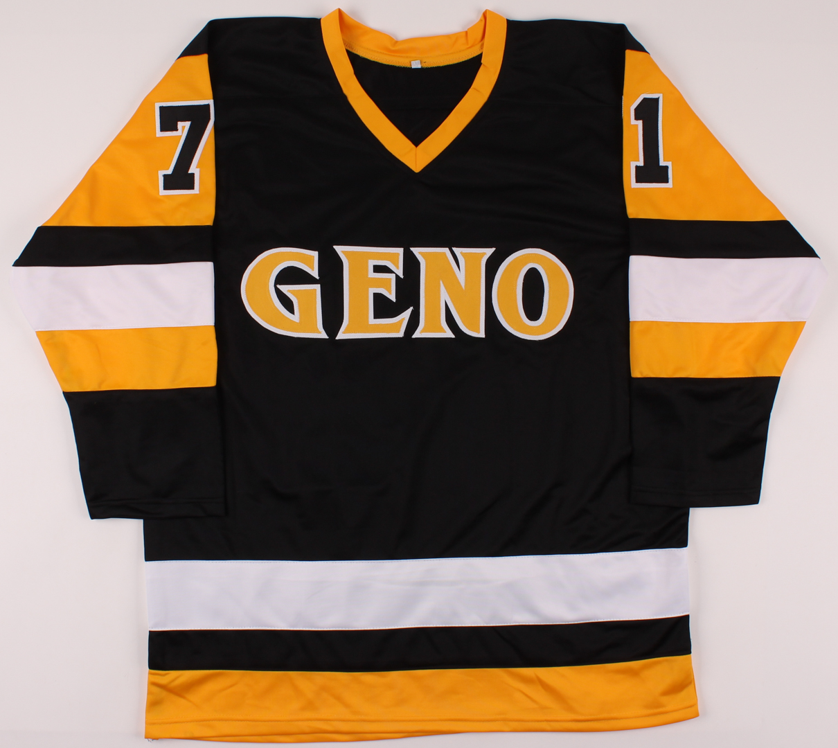 Evgeni Malkin Signed Jersey (Beckett COA) at PristineAuction.com Evgeni Malkin Signed Jersey (Beckett COA) at PristineAuction.com