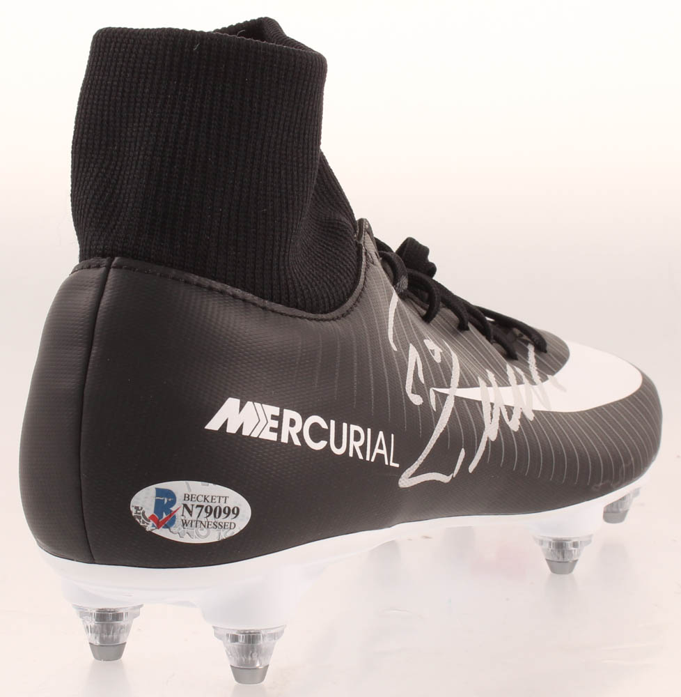 Cristiano Ronaldo Signed Nike Soccer Cleat (Beckett COA) at PristineAuction.com Cristiano Ronaldo Signed Nike Soccer Cleat (Beckett COA) at PristineAuction.com