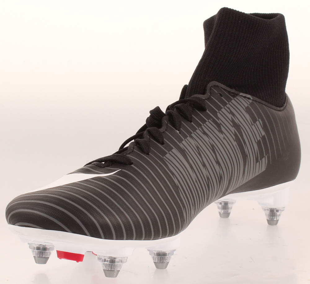 Cristiano Ronaldo Signed Nike Soccer Cleat (Beckett COA) at PristineAuction.com Cristiano Ronaldo Signed Nike Soccer Cleat (Beckett COA) at PristineAuction.com