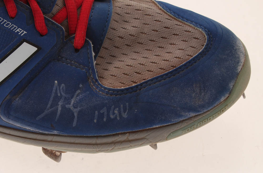 Chris Taylor Signed Pair of Game-Used New Balance Baseball Cleats Inscribed "17GU" (LOJO Hologram) at PristineAuction.com Chris Taylor Signed Pair of Game-Used New Balance Baseball Cleats Inscribed "17GU" (LOJO Hologram) at PristineAuction.com