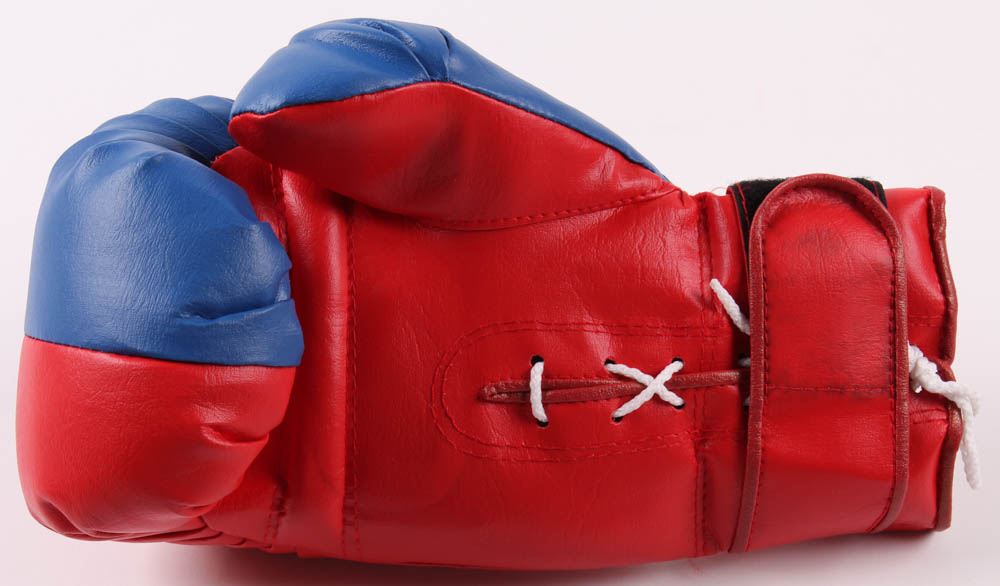 Manny Pacquiao Signed "Flag of the Philippines" Boxing Glove Inscribed "Pacman" (Pacquiao COA) at PristineAuction.com Manny Pacquiao Signed "Flag of the Philippines" Boxing Glove Inscribed "Pacman" (Pacquiao COA) at PristineAuction.com