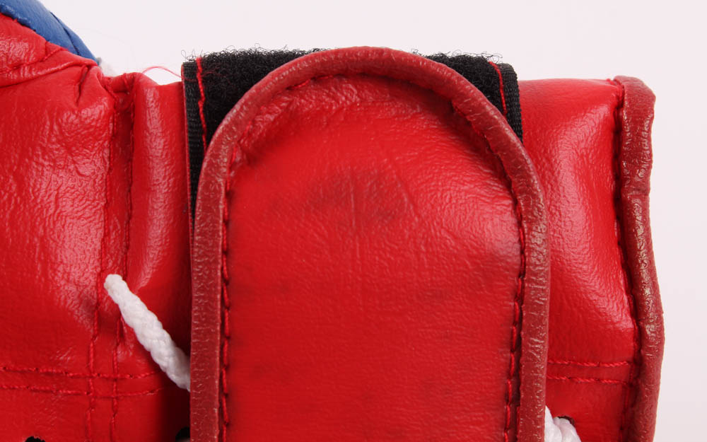 Manny Pacquiao Signed "Flag of the Philippines" Boxing Glove Inscribed "Pacman" (Pacquiao COA) at PristineAuction.com Manny Pacquiao Signed "Flag of the Philippines" Boxing Glove Inscribed "Pacman" (Pacquiao COA) at PristineAuction.com