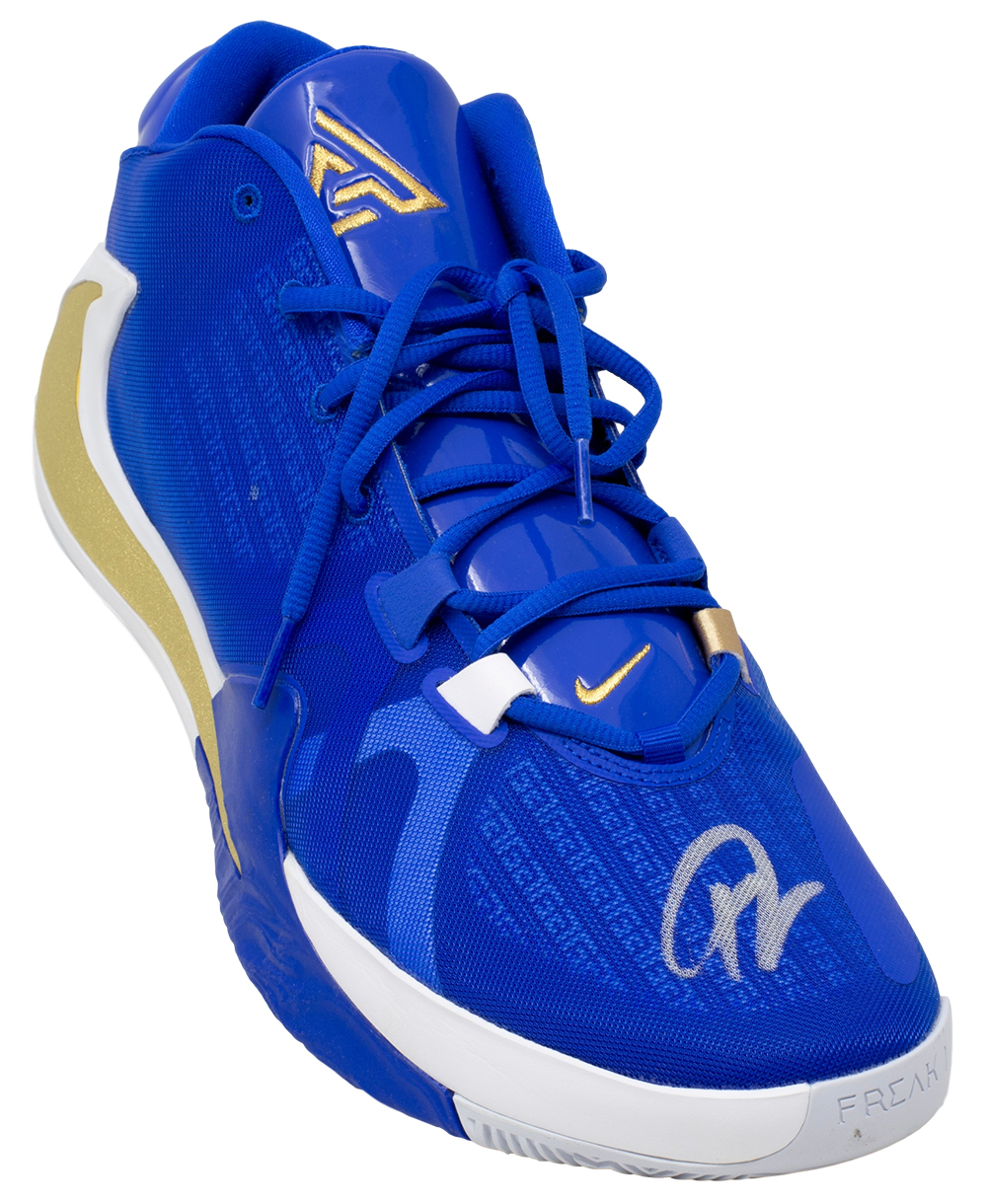 Giannis Antetokounmpo Signed Nike Zoom Freak 1 Basketball Shoe (JSA COA) at PristineAuction.com Giannis Antetokounmpo Signed Nike Zoom Freak 1 Basketball Shoe (JSA COA) at PristineAuction.com
