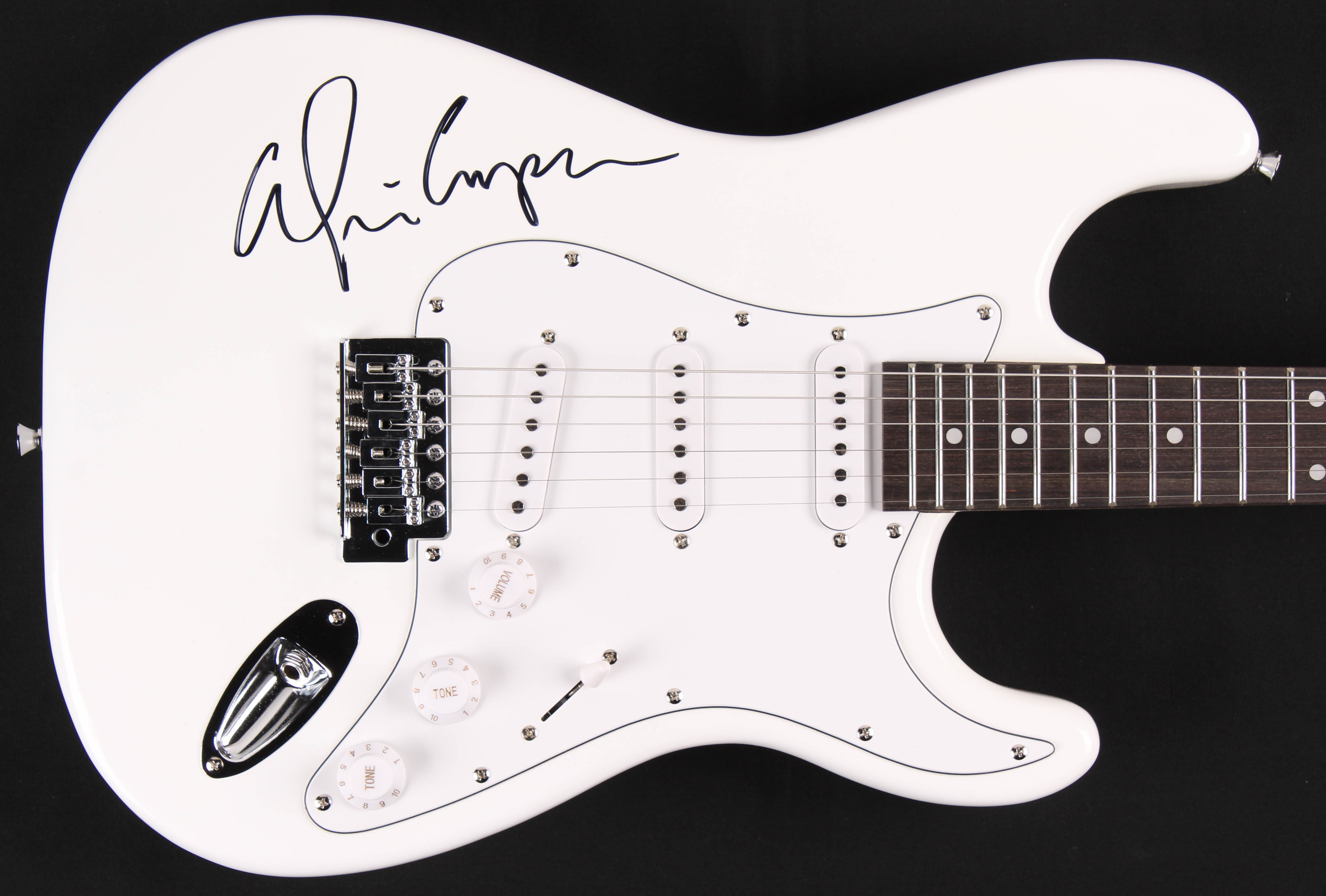 Alice Cooper Signed Full-Size Electric Guitar (JSA COA) at PristineAuction.com Alice Cooper Signed Full-Size Electric Guitar (JSA COA) at PristineAuction.com