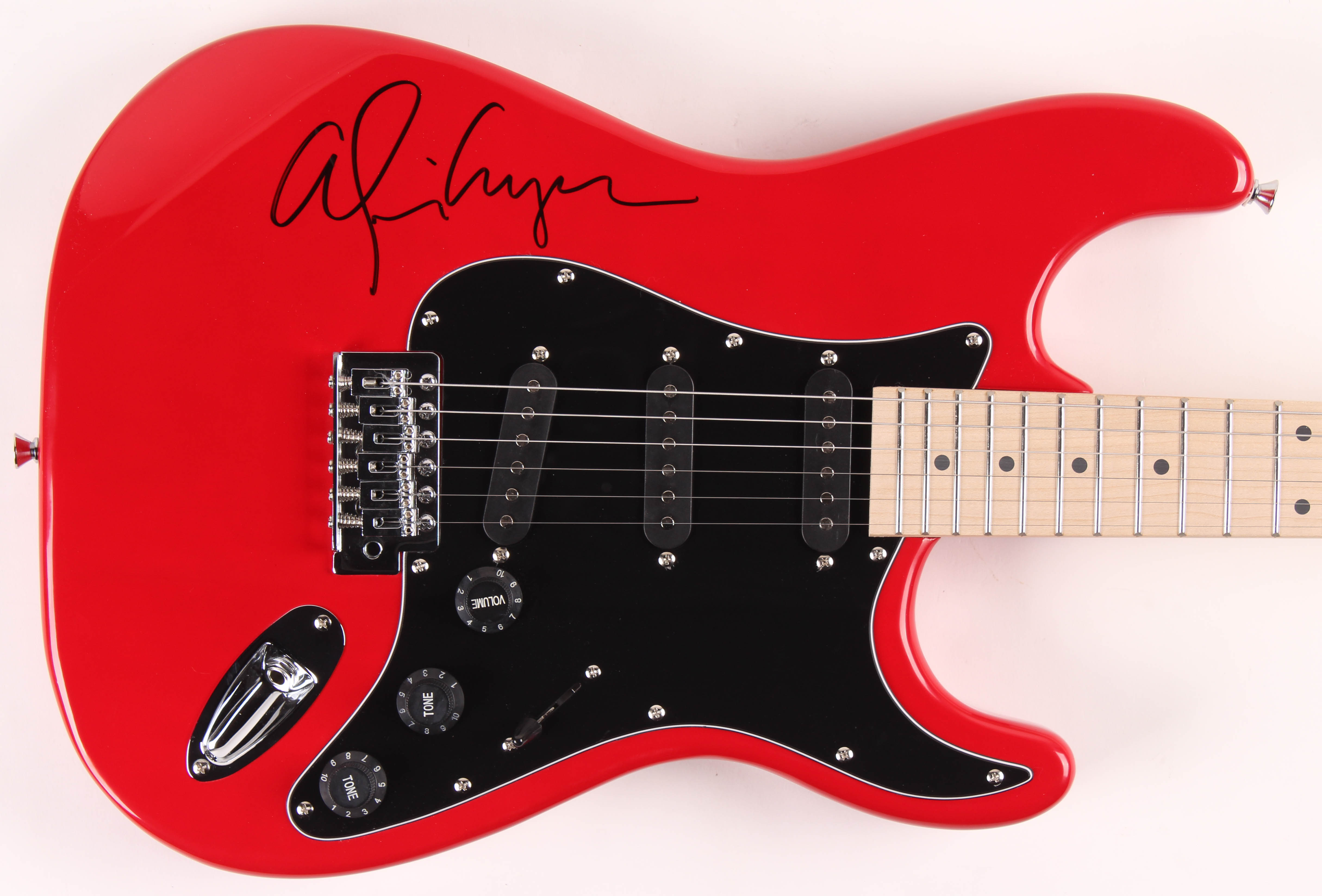 Alice Cooper Signed Full-Size Electric Guitar (JSA COA) at PristineAuction.com Alice Cooper Signed Full-Size Electric Guitar (JSA COA) at PristineAuction.com