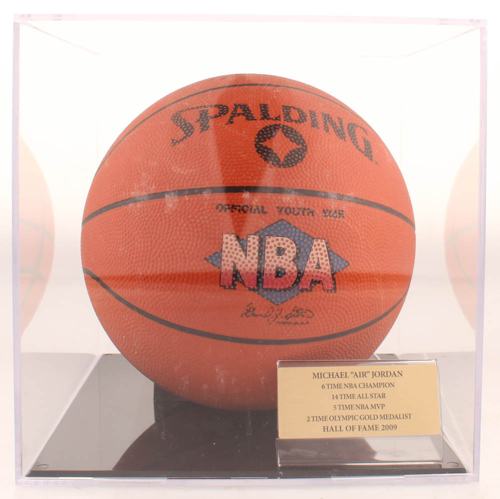 Michael Jordan Signed NBA Basketball Inscribed "Best Wishes" With Display Case (PSA LOA) at PristineAuction.com Michael Jordan Signed NBA Basketball Inscribed "Best Wishes" With Display Case (PSA LOA) at PristineAuction.com