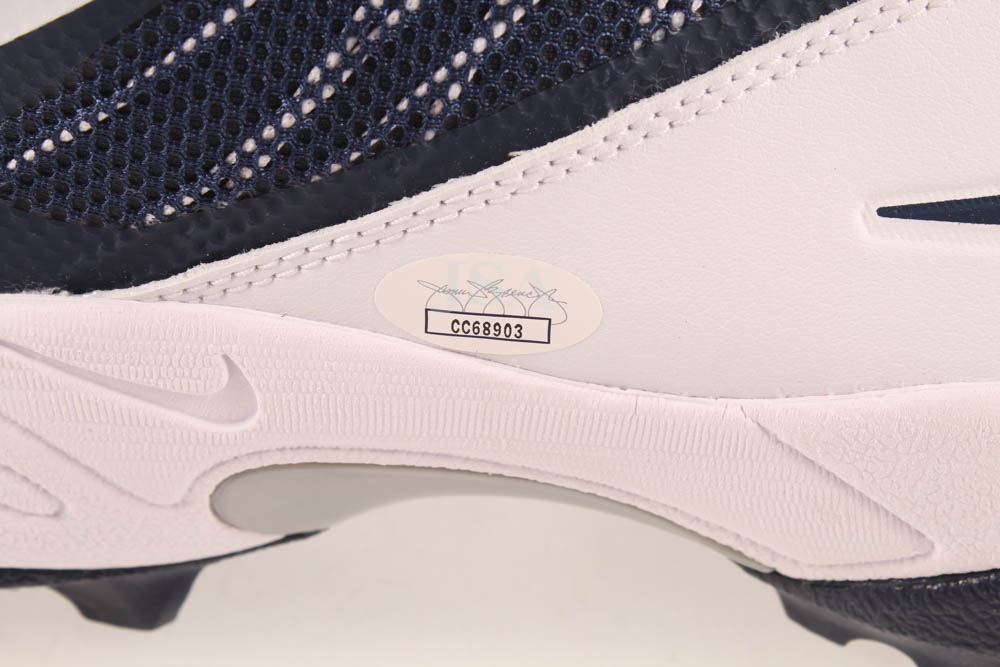 Noah Fant Signed Nike Football Cleat (JSA COA) at PristineAuction.com Noah Fant Signed Nike Football Cleat (JSA COA) at PristineAuction.com