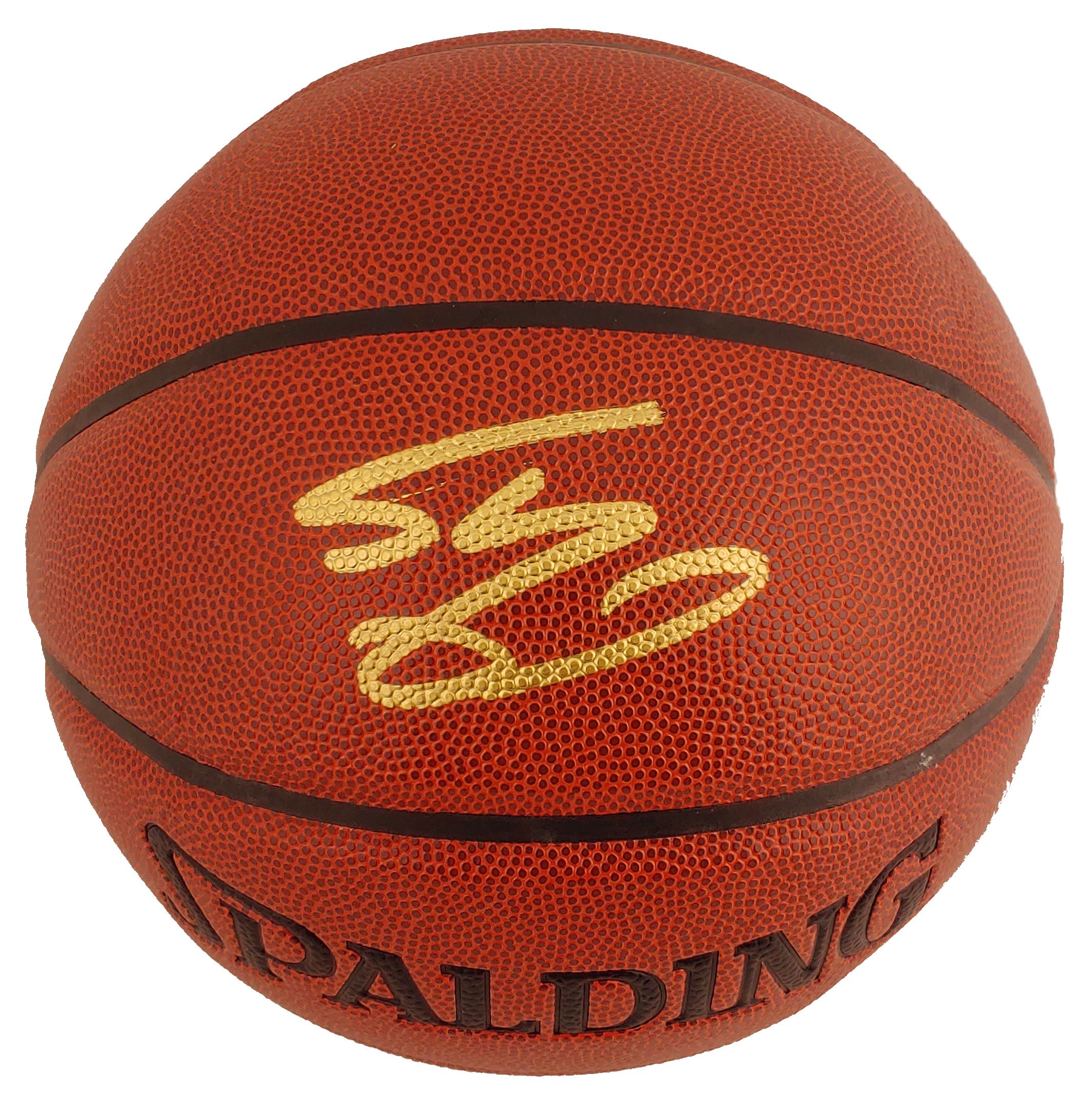 Shaquille O'Neal Signed NBA Basketball (Beckett COA) at PristineAuction.com Shaquille O'Neal Signed NBA Basketball (Beckett COA) at PristineAuction.com