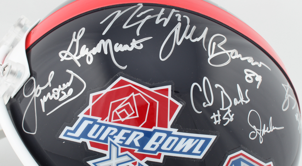 Giants Super Bowl XXI & XXV Champions Full-Size Helmet Team-Signed by (28) with Phil Simms, Lawrence Taylor, Jeff Hostetler, Mark Bavaro (Schwartz COA) at PristineAuction.com Giants Super Bowl XXI & XXV Champions Full-Size Helmet Team-Signed by (28) with Phil Simms, Lawrence Taylor, Jeff Hostetler, Mark Bavaro (Schwartz COA) at PristineAuction.com