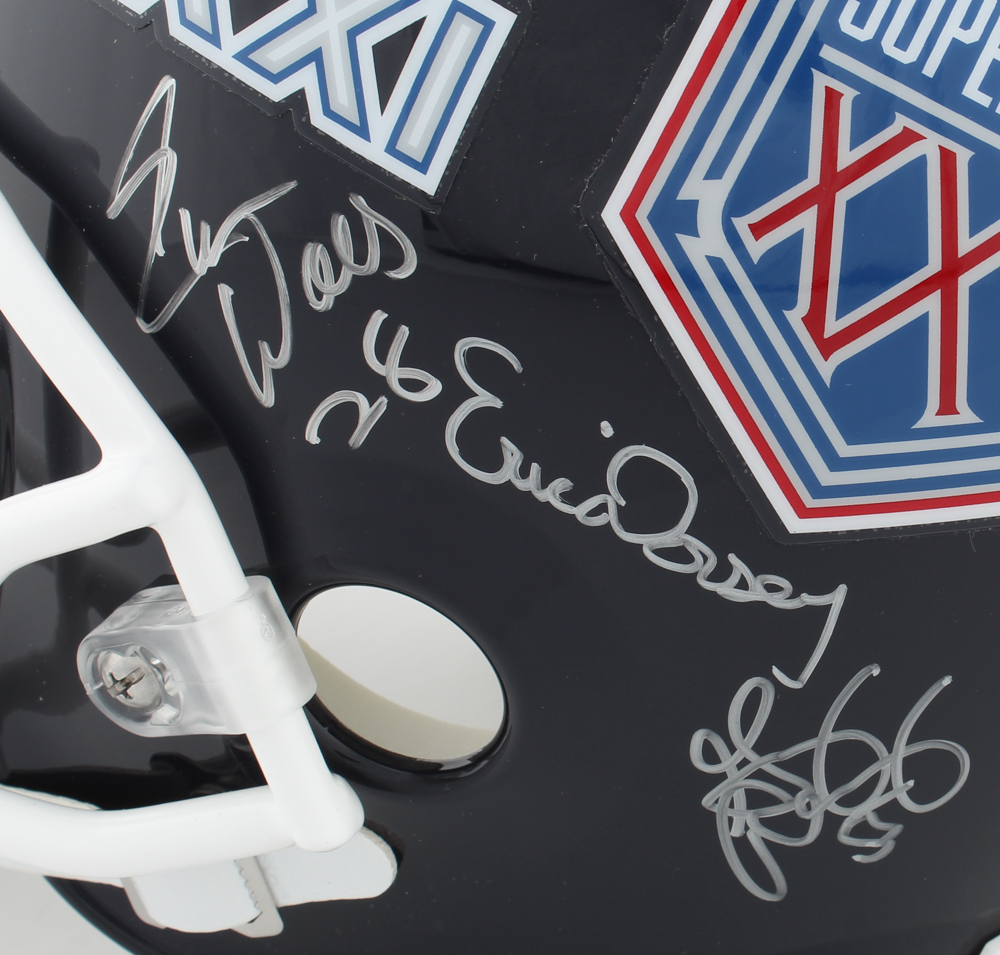 Giants Super Bowl XXI & XXV Champions Full-Size Helmet Team-Signed by (28) with Phil Simms, Lawrence Taylor, Jeff Hostetler, Mark Bavaro (Schwartz COA) at PristineAuction.com Giants Super Bowl XXI & XXV Champions Full-Size Helmet Team-Signed by (28) with Phil Simms, Lawrence Taylor, Jeff Hostetler, Mark Bavaro (Schwartz COA) at PristineAuction.com