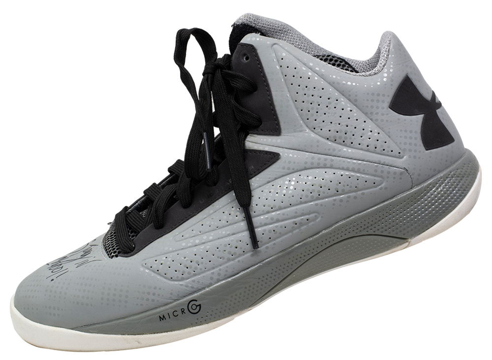 Kemba Walker Signed Pair of (2) Under Armour Basketball Shoes Inscribed "Stay In School!" (Beckett) at PristineAuction.com Kemba Walker Signed Pair of (2) Under Armour Basketball Shoes Inscribed "Stay In School!" (Beckett) at PristineAuction.com