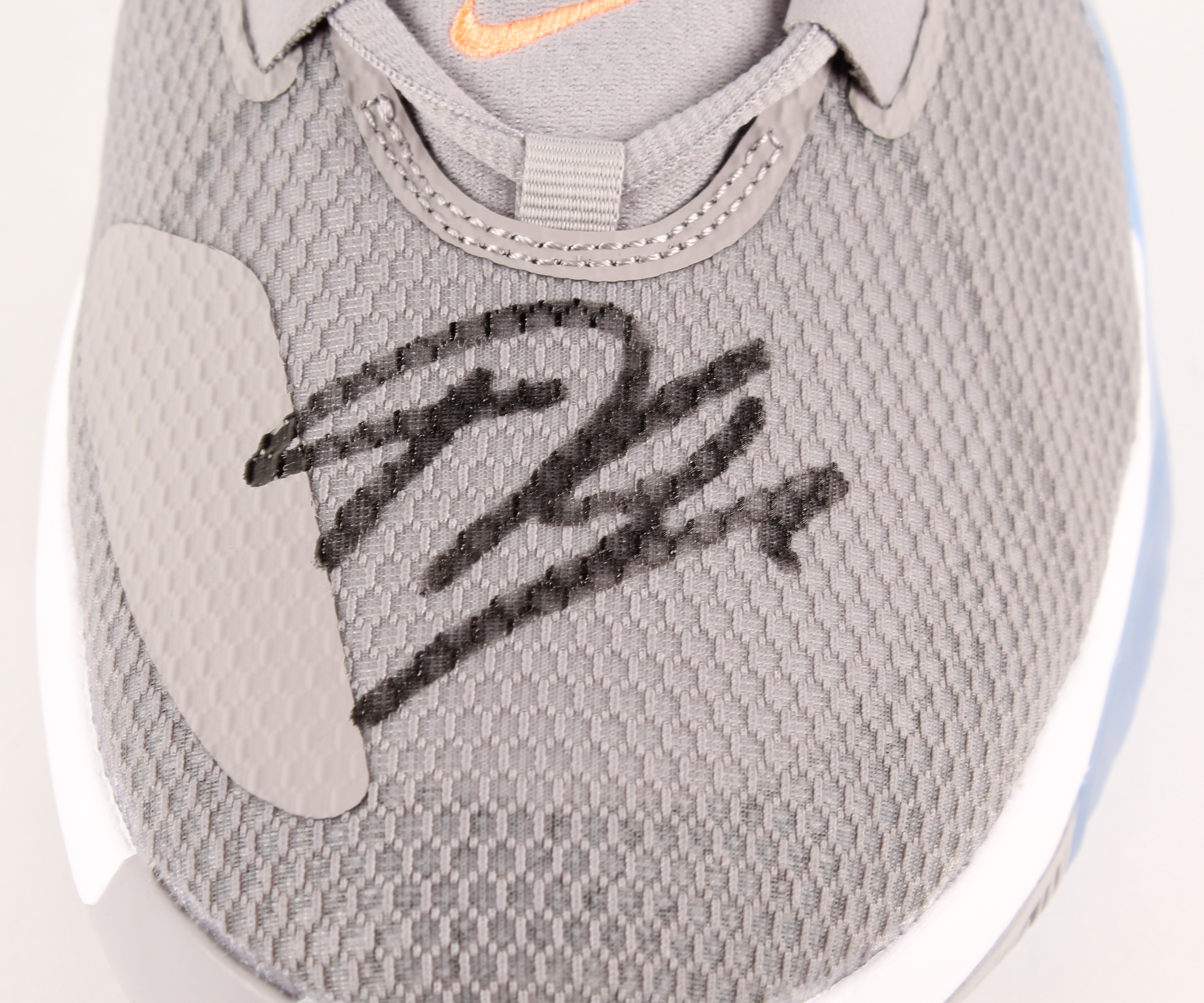 Giannis Antetokounmpo Signed Nike Basketball Shoe (JSA COA & Antetokounmpo Hologram) at PristineAuction.com Giannis Antetokounmpo Signed Nike Basketball Shoe (JSA COA & Antetokounmpo Hologram) at PristineAuction.com