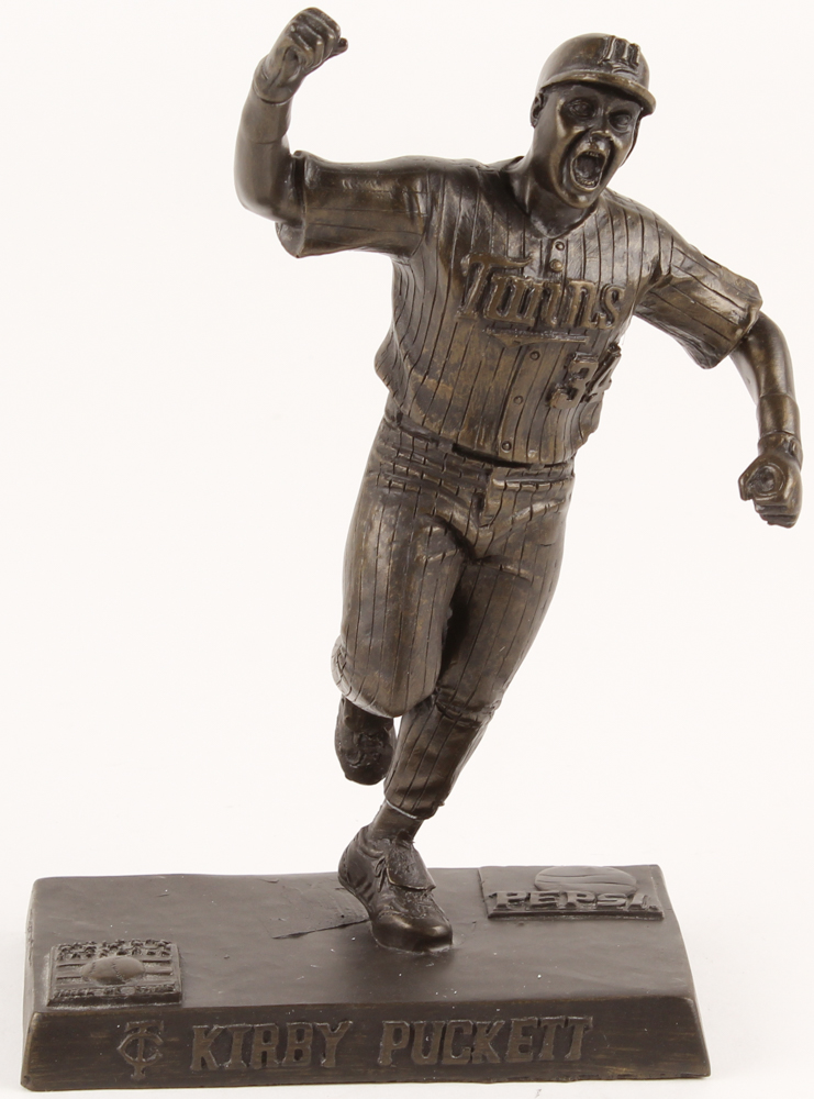 Kirby Puckett Twins Bronze Pepsi-Cola Statue Figurine at PristineAuction.com Kirby Puckett Twins Bronze Pepsi-Cola Statue Figurine at PristineAuction.com