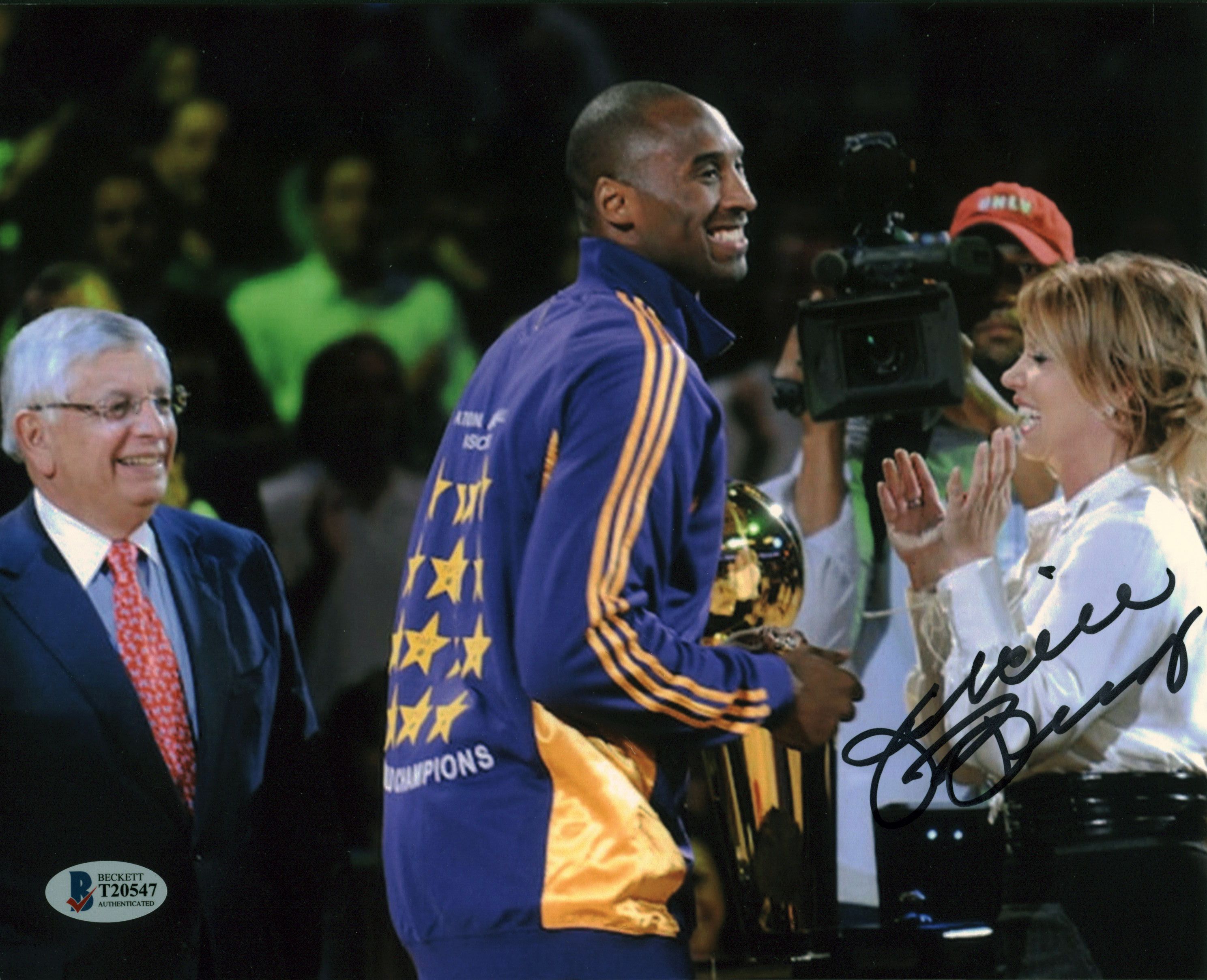 Jeanie Buss Signed 8x10 Photo (Beckett COA) at PristineAuction.com Jeanie Buss Signed 8x10 Photo (Beckett COA) at PristineAuction.com
