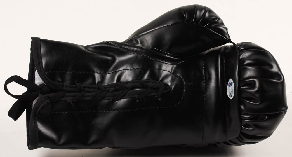 Mike Tyson Signed Everlast Boxing Glove (Beckett COA & Fiterman Sports Hologram) at PristineAuction.com Mike Tyson Signed Everlast Boxing Glove (Beckett COA & Fiterman Sports Hologram) at PristineAuction.com