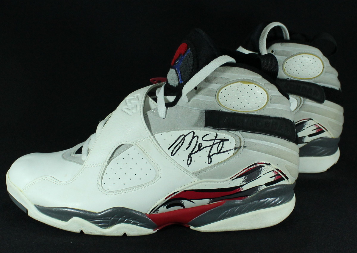 Michael Jordan 1992-93 Game-Used Nike Air Jordan Shoes (Grey Flannel LOA) at PristineAuction.com Michael Jordan 1992-93 Game-Used Nike Air Jordan Shoes (Grey Flannel LOA) at PristineAuction.com