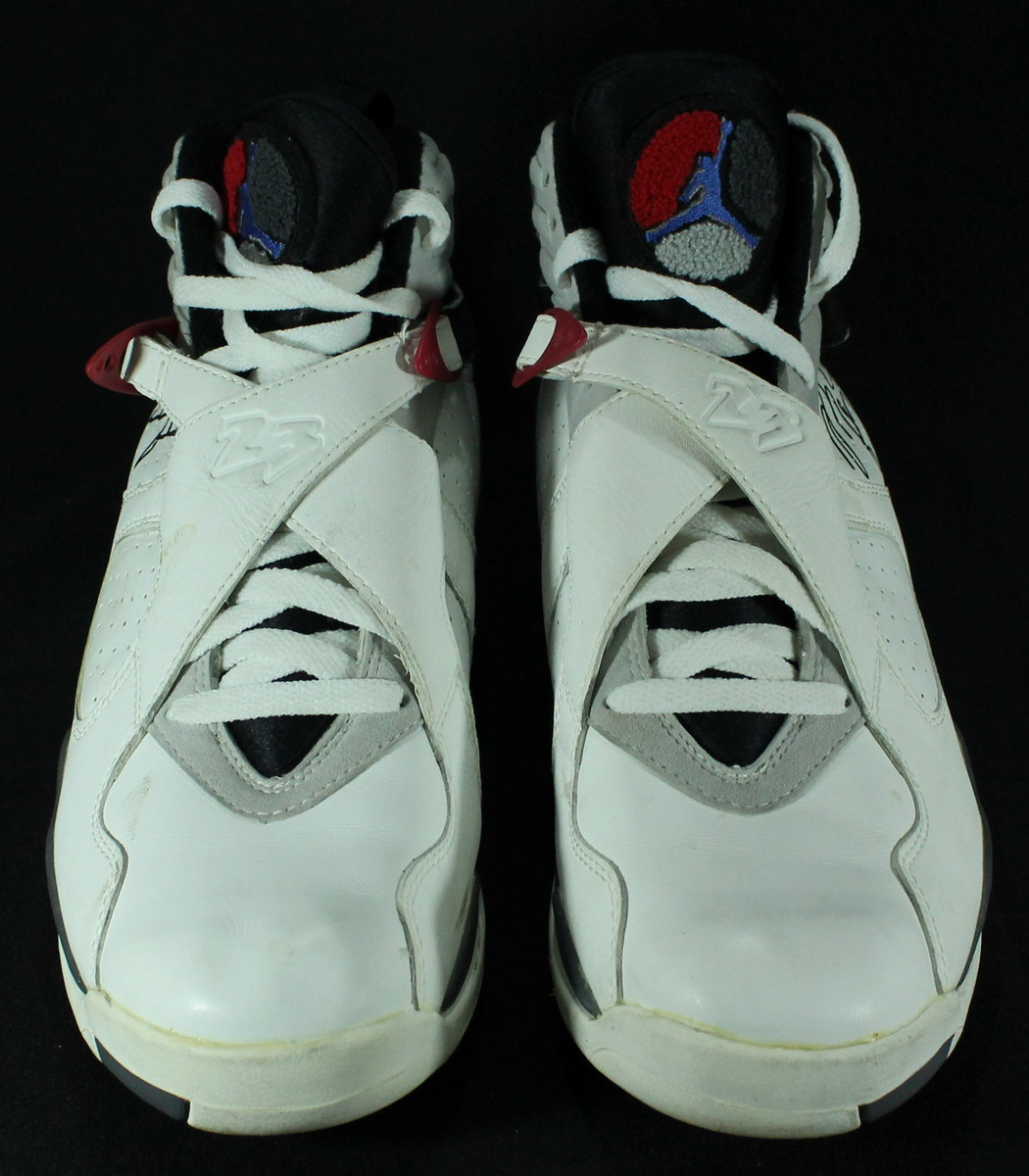 Michael Jordan 1992-93 Game-Used Nike Air Jordan Shoes (Grey Flannel LOA) at PristineAuction.com Michael Jordan 1992-93 Game-Used Nike Air Jordan Shoes (Grey Flannel LOA) at PristineAuction.com