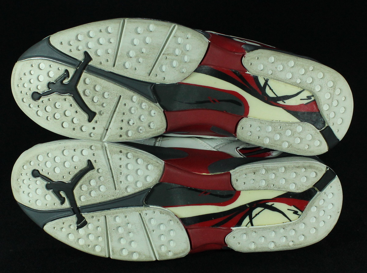 Michael Jordan 1992-93 Game-Used Nike Air Jordan Shoes (Grey Flannel LOA) at PristineAuction.com Michael Jordan 1992-93 Game-Used Nike Air Jordan Shoes (Grey Flannel LOA) at PristineAuction.com