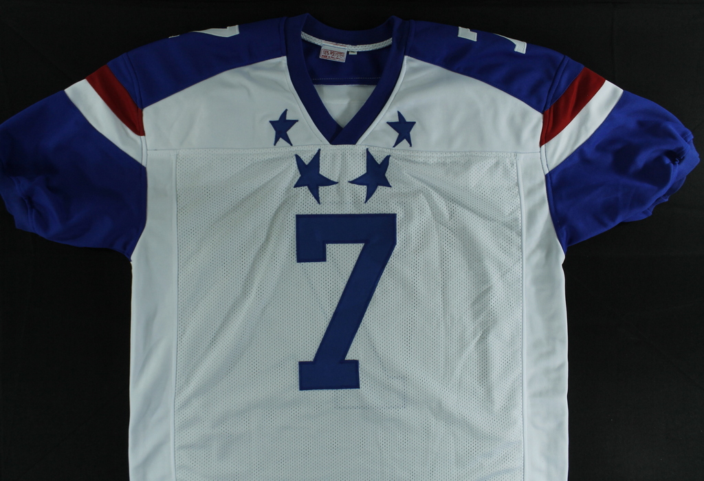 Michael Vick Signed Pro-Bowl Jersey Inscribed "4x Pro Bowler" (Vick COA) at PristineAuction.com Michael Vick Signed Pro-Bowl Jersey Inscribed "4x Pro Bowler" (Vick COA) at PristineAuction.com