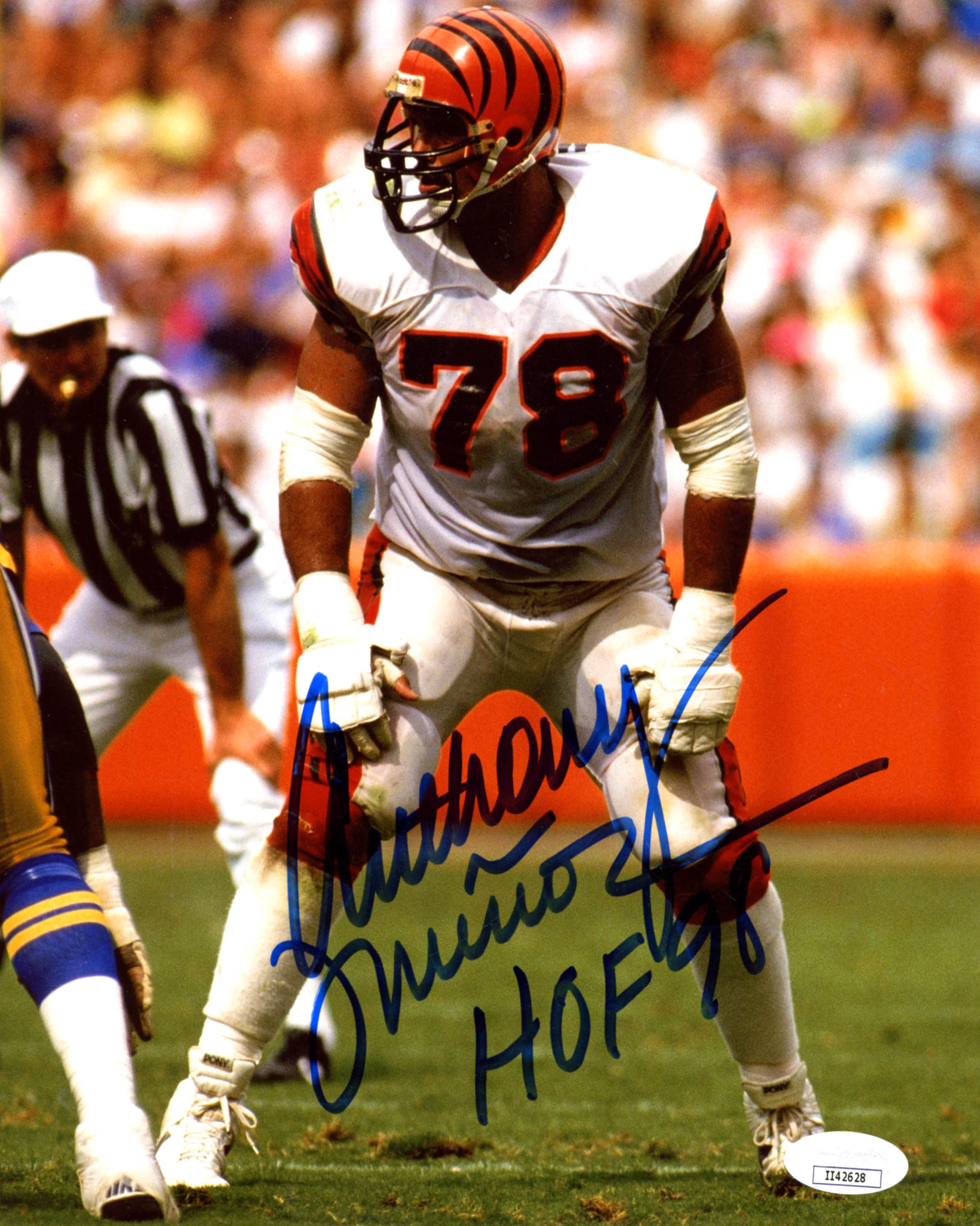 Anthony Munoz Signed Bengals 8x10 Photo Inscribed "HOF 98" (JSA COA) at PristineAuction.com Anthony Munoz Signed Bengals 8x10 Photo Inscribed "HOF 98" (JSA COA) at PristineAuction.com