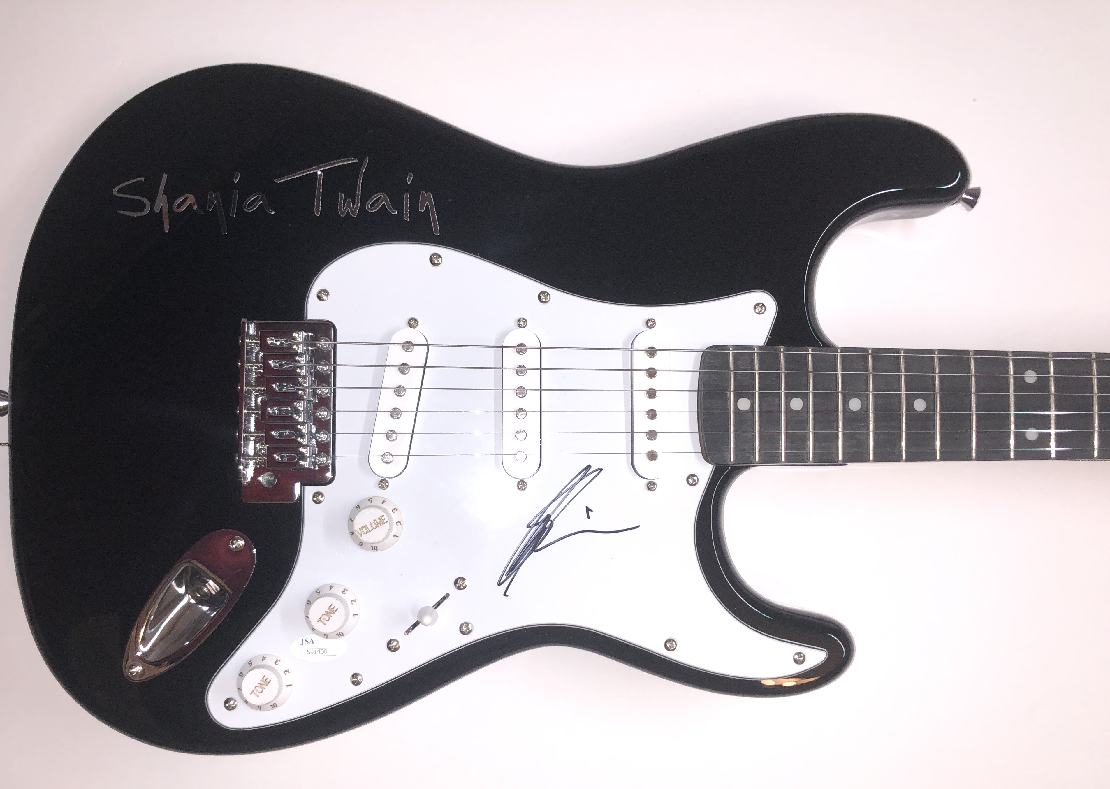 Shania Twain Signed Full-Size Electric Guitar (JSA COA) at PristineAuction.com Shania Twain Signed Full-Size Electric Guitar (JSA COA) at PristineAuction.com