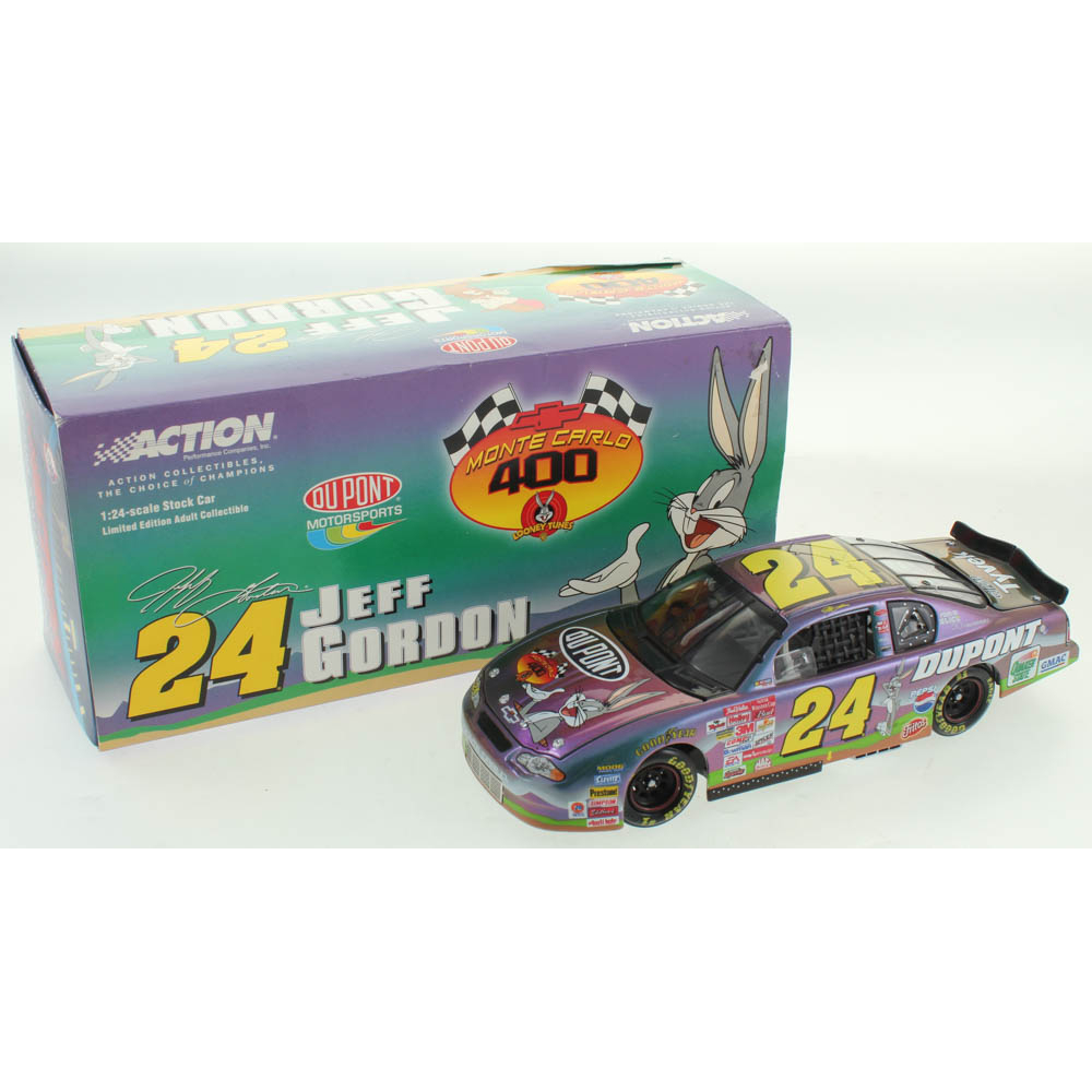 Jeff Gordon LE NASCAR #24 DuPont / Looney Tunes 2005 Chrome Monte Carlo 124 Scale Diecast Car Pristineauction.com