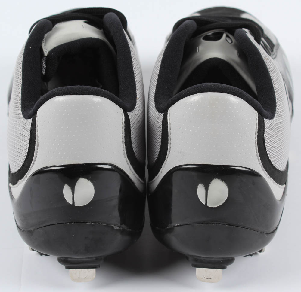 Ivan Rodriguez Pair of (2) Game Issued Verdero Baseball Cleats (Rodriguez COA) at PristineAuction.com Ivan Rodriguez Pair of (2) Game Issued Verdero Baseball Cleats (Rodriguez COA) at PristineAuction.com