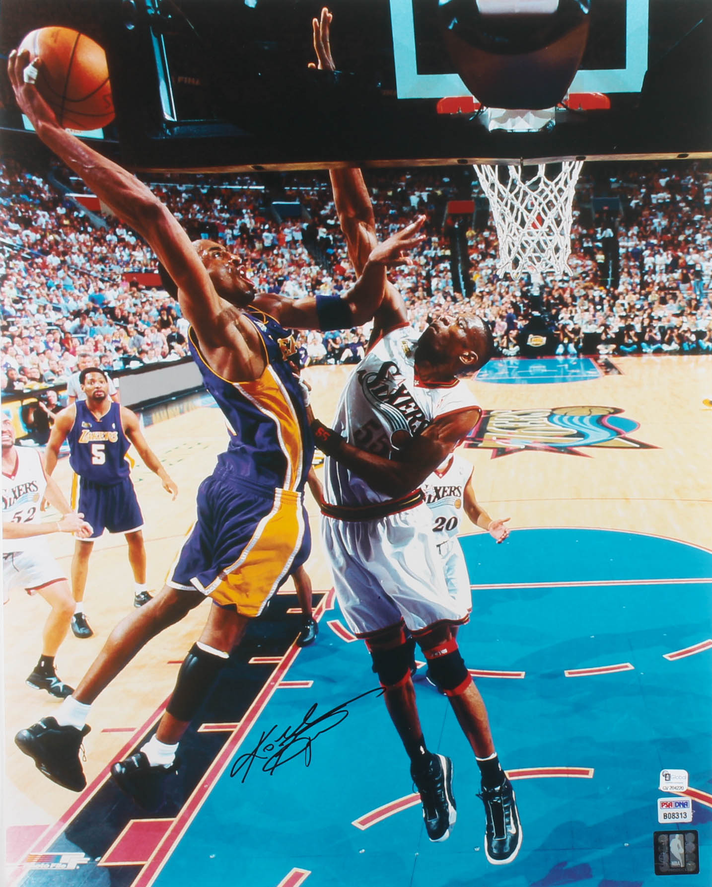 Kobe Bryant Signed Lakers 16x20 Photo (PSA COA) at PristineAuction.com Kobe Bryant Signed Lakers 16x20 Photo (PSA COA) at PristineAuction.com