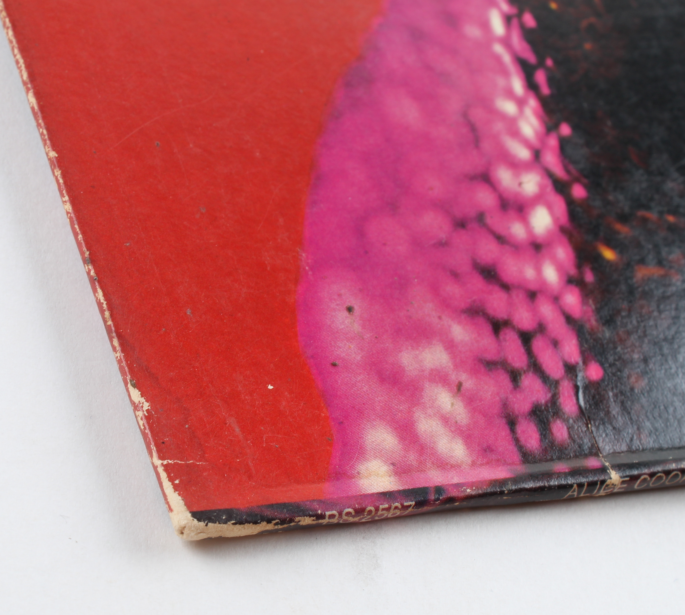 Alice Cooper Signed "Killer" Vinyl Record Album Cover (PSA COA) at PristineAuction.com Alice Cooper Signed "Killer" Vinyl Record Album Cover (PSA COA) at PristineAuction.com