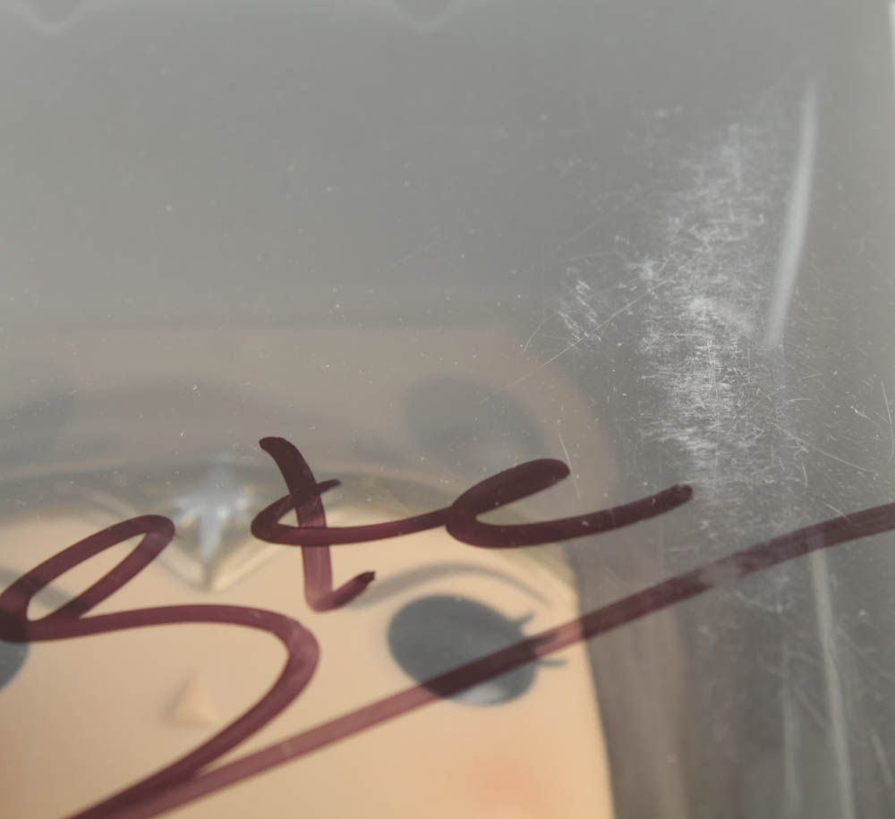 Gal Gadot Signed "Justice League" Wonder Woman #206 Funko Pop! Vinyl Figure (PSA Hologram) (See Description) at PristineAuction.com Gal Gadot Signed "Justice League" Wonder Woman #206 Funko Pop! Vinyl Figure (PSA Hologram) (See Description) at PristineAuction.com