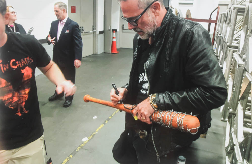 Jeffrey Dean Morgan Signed "The Walking Dead" Lucille Barbed Wire Baseball Bat (Radtke COA) at PristineAuction.com Jeffrey Dean Morgan Signed "The Walking Dead" Lucille Barbed Wire Baseball Bat (Radtke COA) at PristineAuction.com