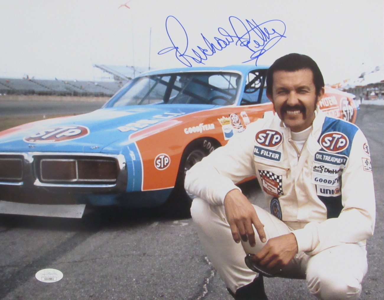 Richard Petty Signed NASCAR 11x14 Photo (JSA COA) at PristineAuction.com Richard Petty Signed NASCAR 11x14 Photo (JSA COA) at PristineAuction.com