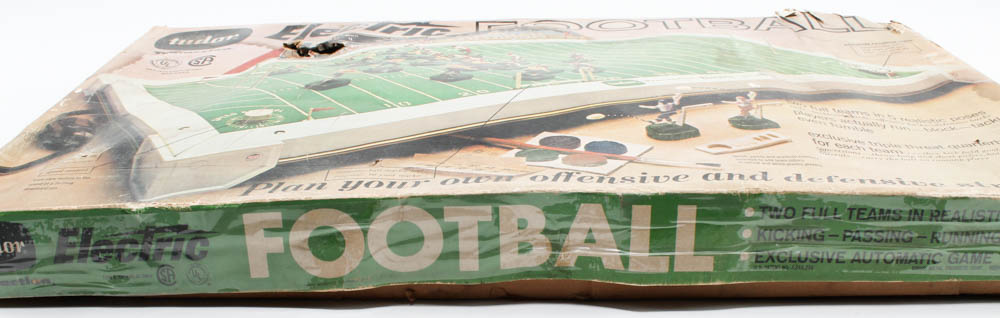 1968 Tudor Electric Football Board Game at PristineAuction.com 1968 Tudor Electric Football Board Game at PristineAuction.com