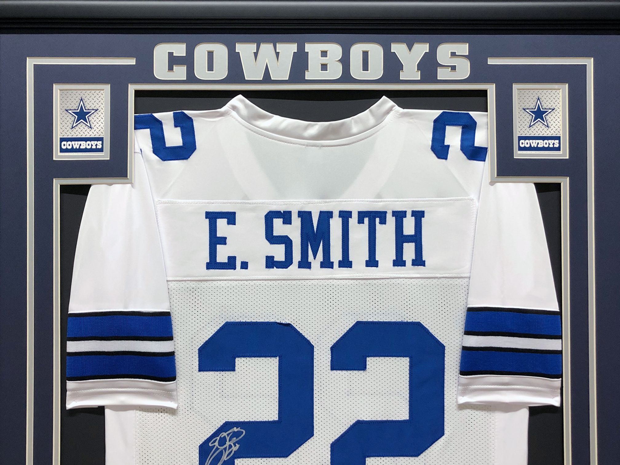 Emmitt Smith Signed 34.5x42.5 Custom Framed Jersey (Beckett & PROVA COA) at PristineAuction.com Emmitt Smith Signed 34.5x42.5 Custom Framed Jersey (Beckett & PROVA COA) at PristineAuction.com