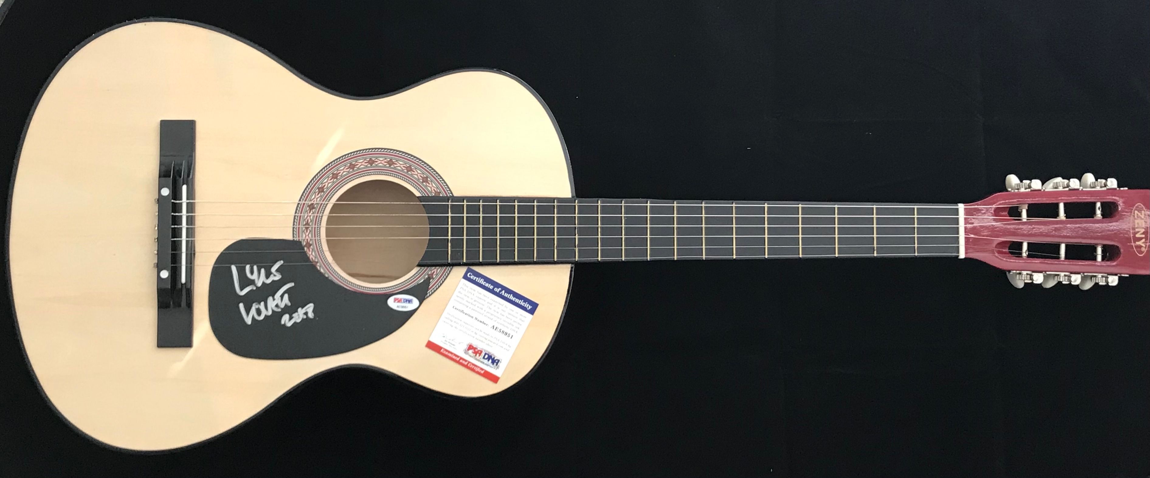 Lyle Lovett Signed Full-Size Acoustic Guitar Inscribed "2018" (PSA COA) at PristineAuction.com Lyle Lovett Signed Full-Size Acoustic Guitar Inscribed "2018" (PSA COA) at PristineAuction.com