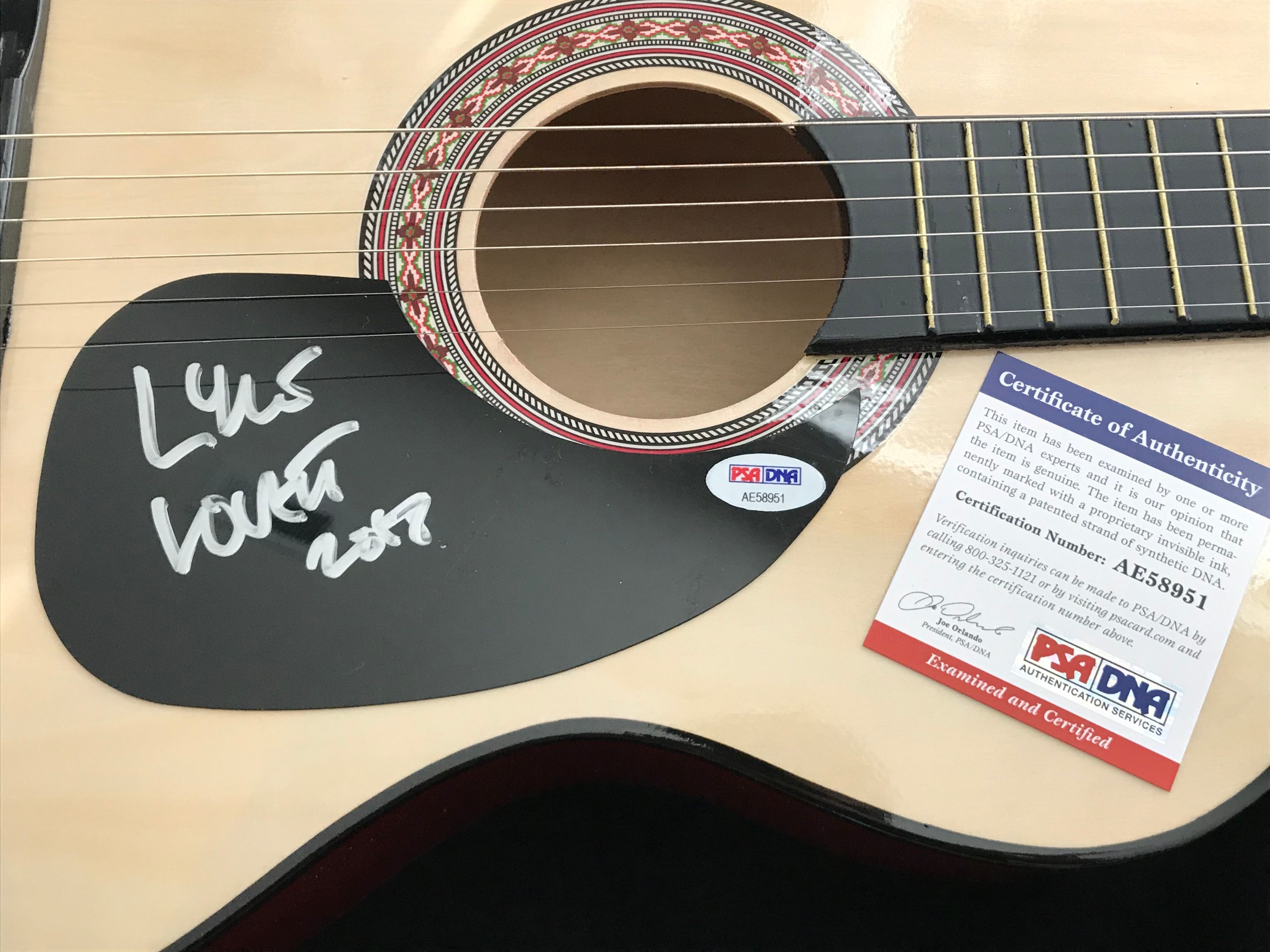 Lyle Lovett Signed Full-Size Acoustic Guitar Inscribed "2018" (PSA COA) at PristineAuction.com Lyle Lovett Signed Full-Size Acoustic Guitar Inscribed "2018" (PSA COA) at PristineAuction.com