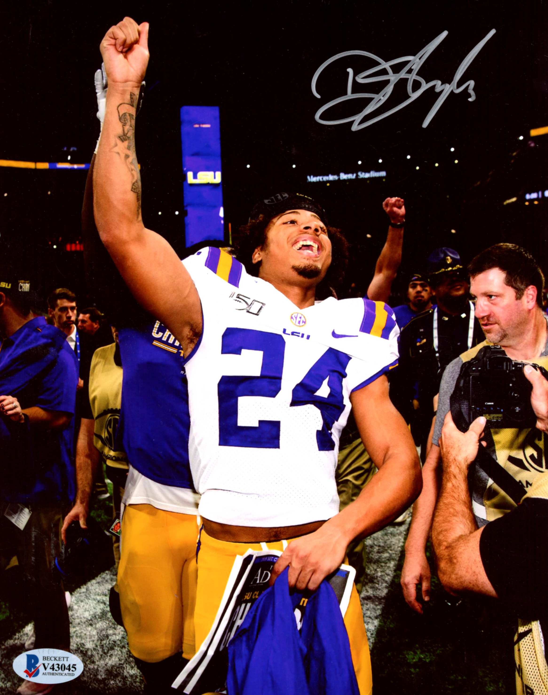 Derek Stingley Jr. Signed LSU TIgers 8x10 Photo (Beckett COA) at PristineAuction.com Derek Stingley Jr. Signed LSU TIgers 8x10 Photo (Beckett COA) at PristineAuction.com