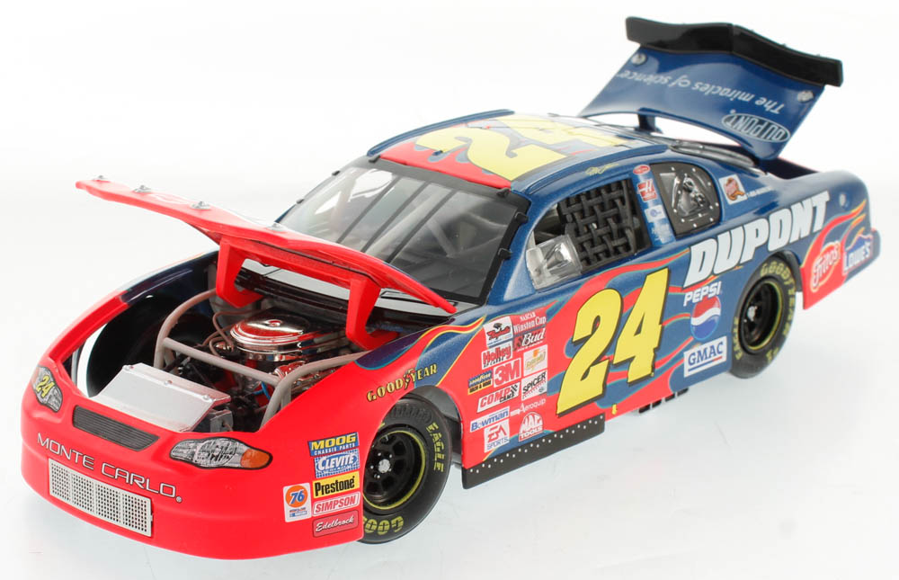 Jeff Gordon LE #24 DuPont 2002 Chevy Monte Carlo 1:24 Scale Die Cast Car at PristineAuction.com Jeff Gordon LE #24 DuPont 2002 Chevy Monte Carlo 1:24 Scale Die Cast Car at PristineAuction.com