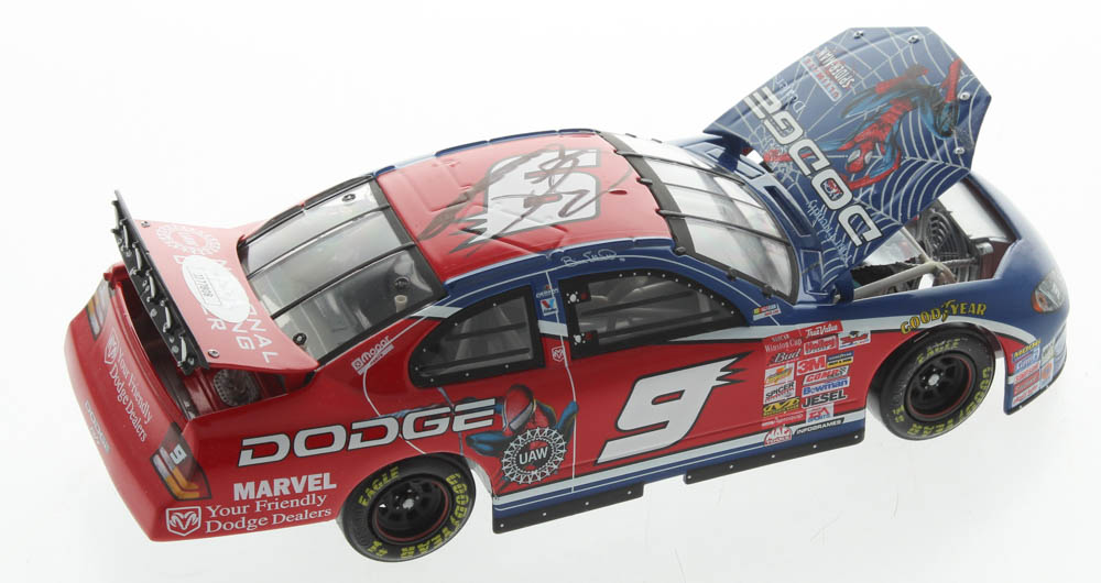 Bill Elliott Signed LE #9 Dodge / Spider-Man 2001 Intrepid R / T 1:24 Scale Die Cast Car & Box (JSA COA) at PristineAuction.com Bill Elliott Signed LE #9 Dodge / Spider-Man 2001 Intrepid R / T 1:24 Scale Die Cast Car & Box (JSA COA) at PristineAuction.com