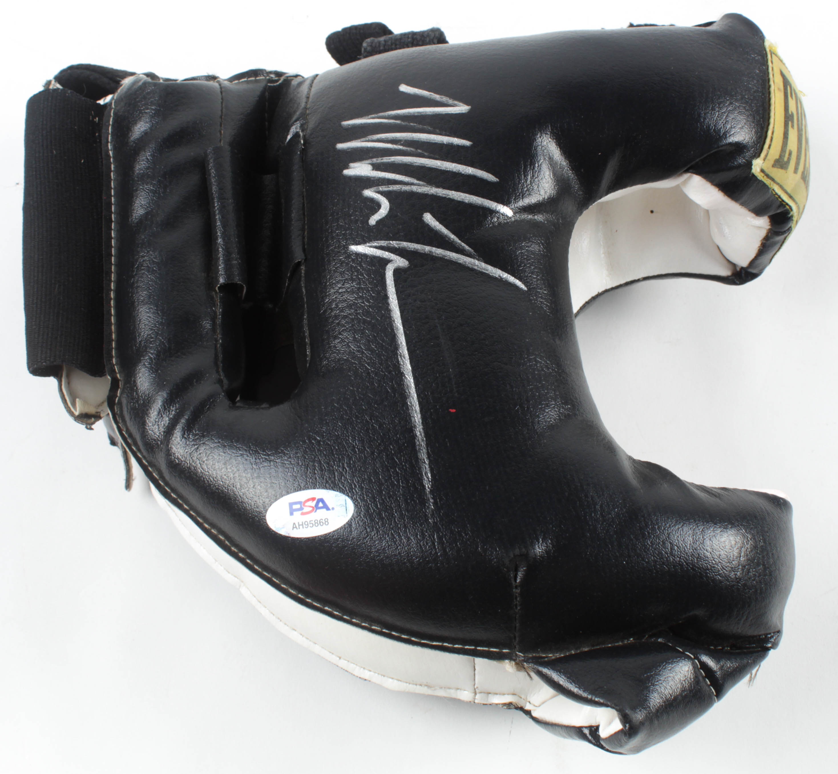 Mike Tyson Signed Everlast Vintage Leather Head Gear (PSA COA) at PristineAuction.com Mike Tyson Signed Everlast Vintage Leather Head Gear (PSA COA) at PristineAuction.com