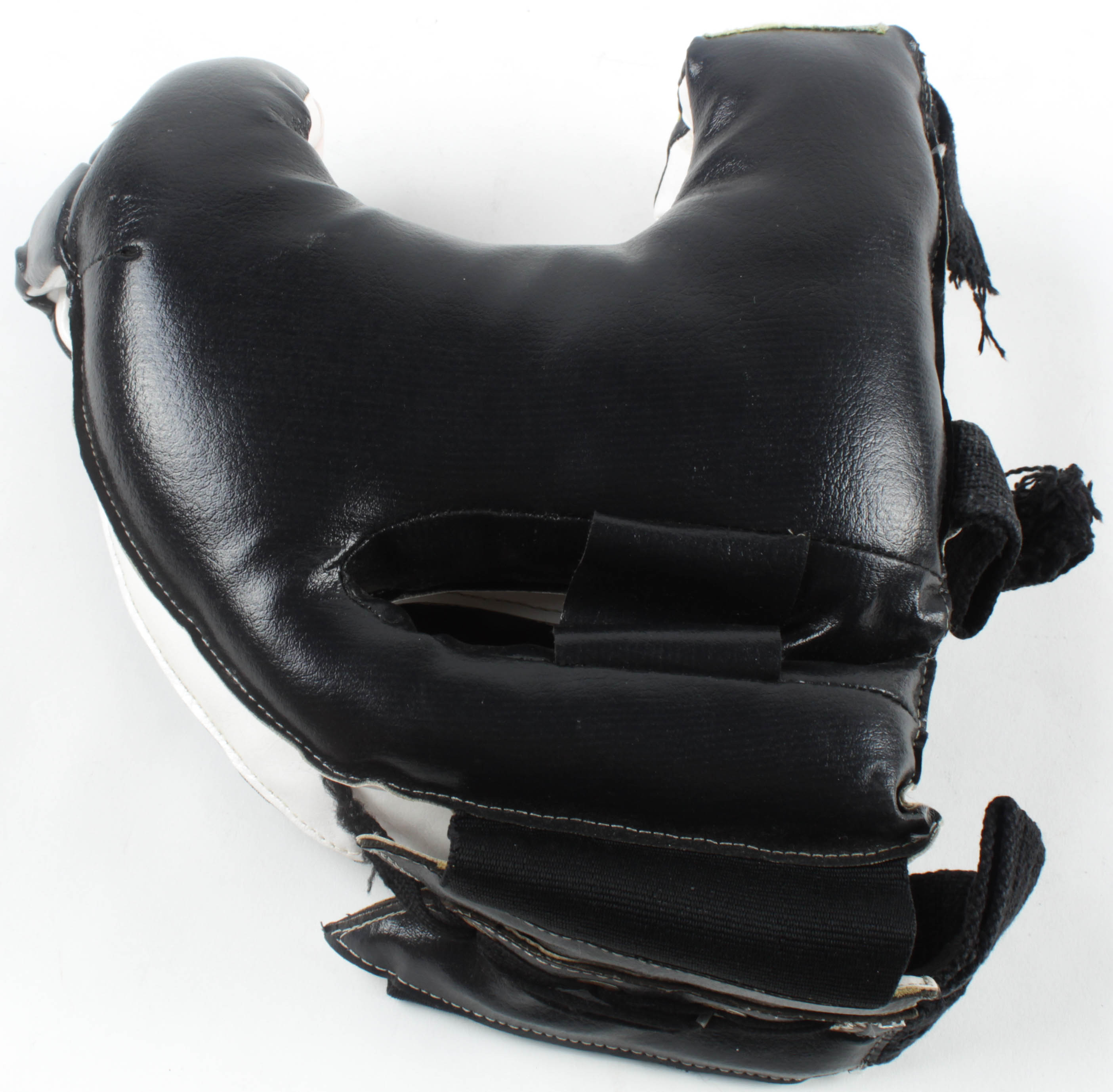 Mike Tyson Signed Everlast Vintage Leather Head Gear (PSA COA) at PristineAuction.com Mike Tyson Signed Everlast Vintage Leather Head Gear (PSA COA) at PristineAuction.com