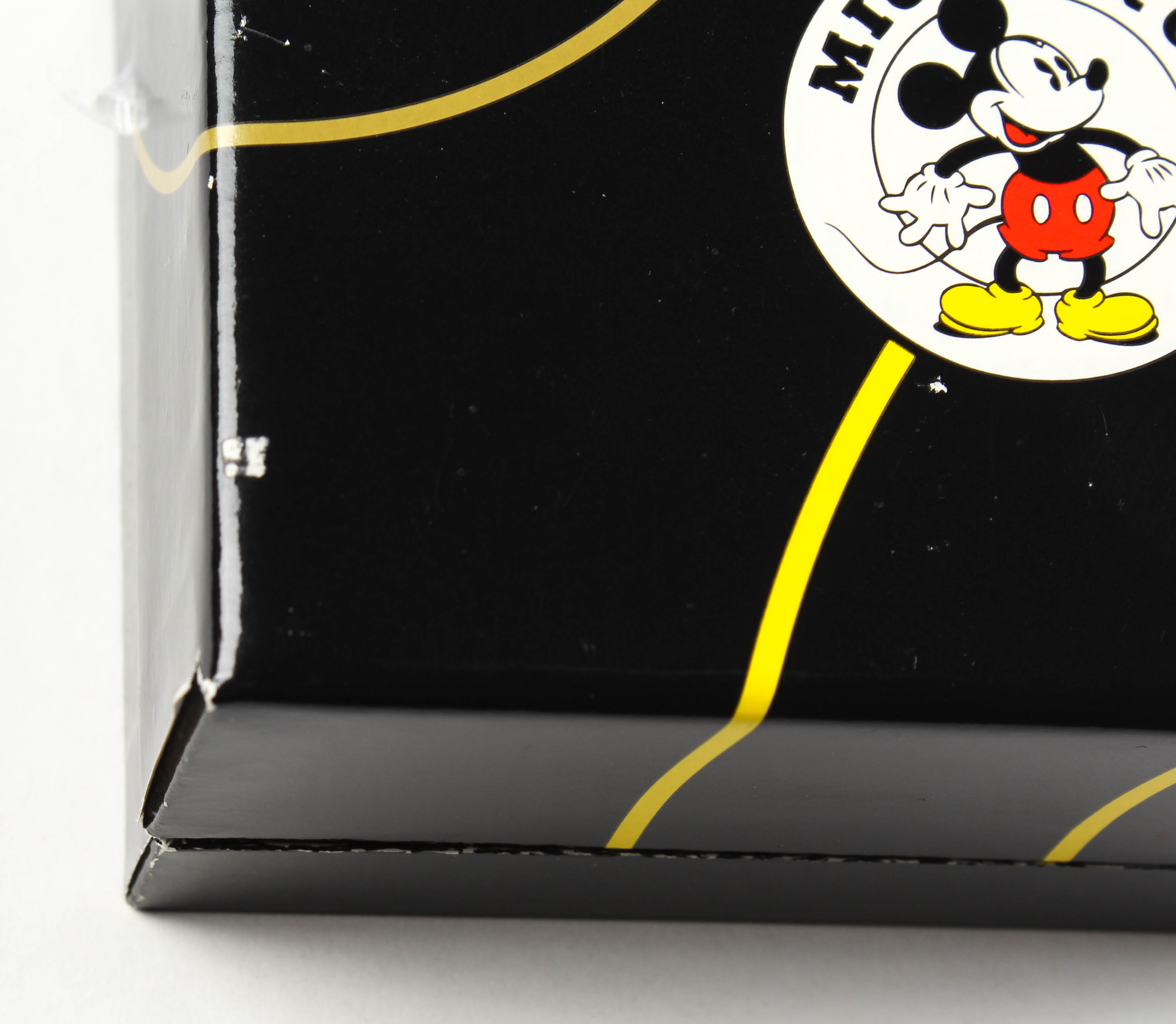 Mickey Mouse Box Set with (1) Golf Ball & (1) Pocket Watch at PristineAuction.com Mickey Mouse Box Set with (1) Golf Ball & (1) Pocket Watch at PristineAuction.com